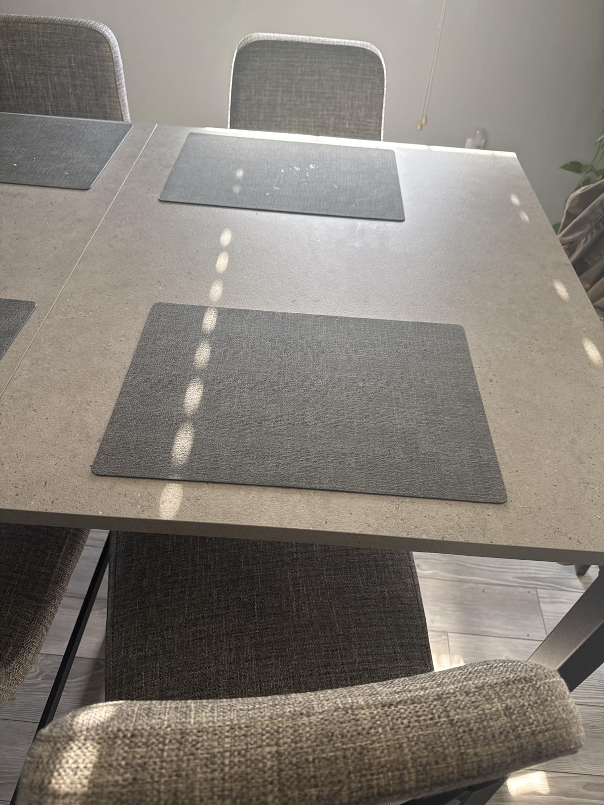 Romanstile Vinyl Placemats Set of 6-12 X 17 Inch - Faux Leather 100% Waterproof Wipeable Anti Slip Place Mats, Heat Resistant Reversible PU Table Mats for Kitchen Dining Party Outdoor, Light Grey customer photo 2