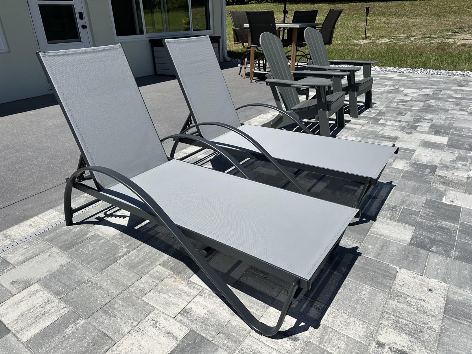 Shintenchi 2 PCS Outdoor Chaise Lounges Chair with Wheels Aluminum Reclining Patio Lounge Chairs with 5 Adjustable Position Recliner for Patio, Beach, Yard, Pool Patio Furniture Set, Khaki customer photo 2