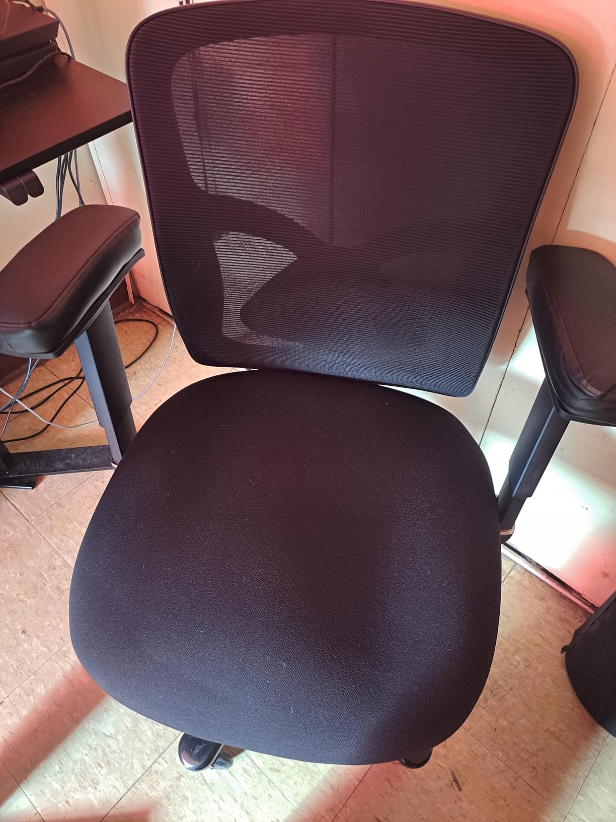 500LBS Big and Tall Office Chair with 4D Armrests & Adjustable Backrest, Heavy Duty Office Chair for Heavy People, Memory Foam Seat Filling Springs, Black customer photo 2