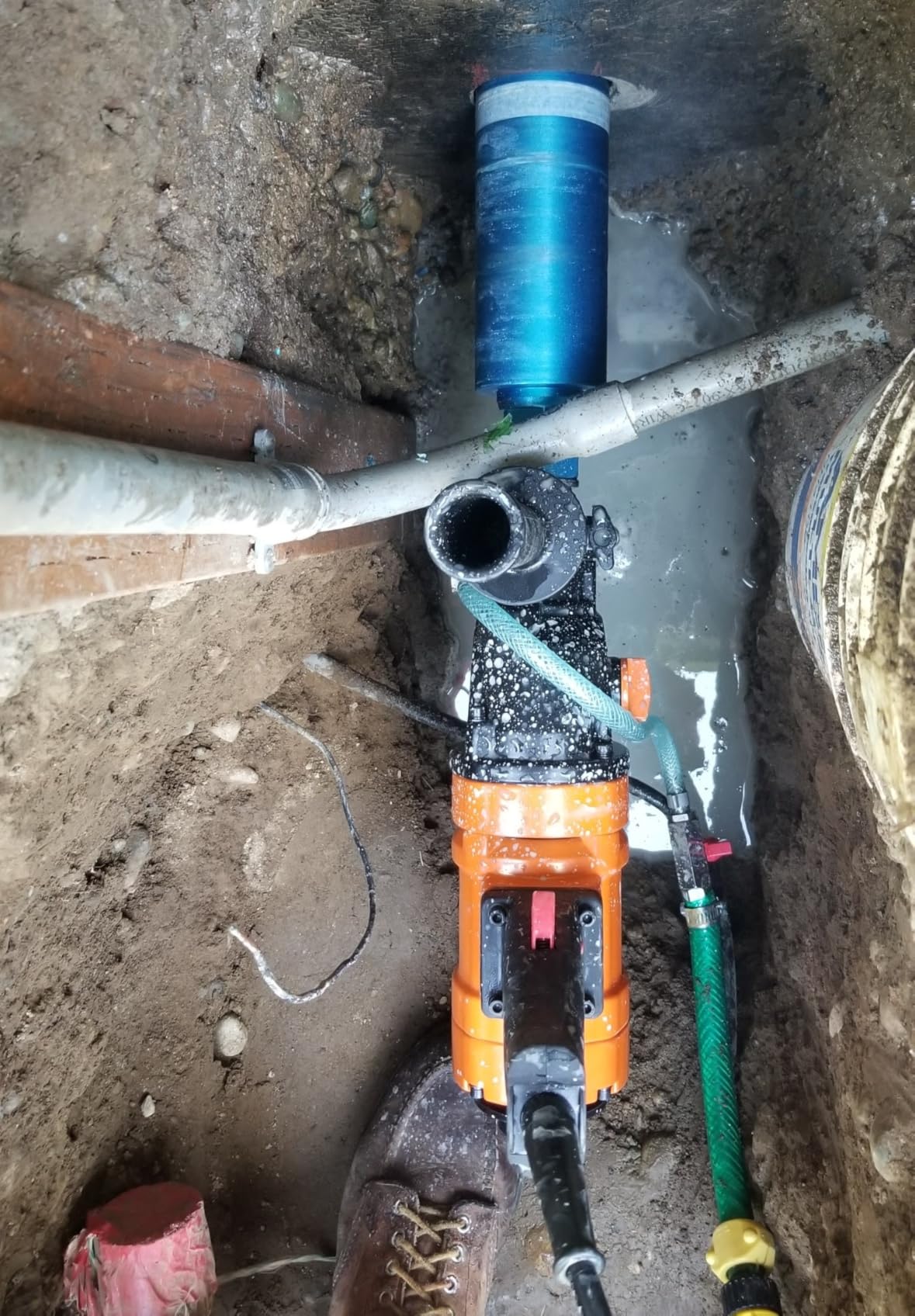 VEVOR Diamond Core Drilling Machine, 4in Handheld Wet Concrete Core Drill Rig, 1100-2400RPM Two Speed & 1-1/4