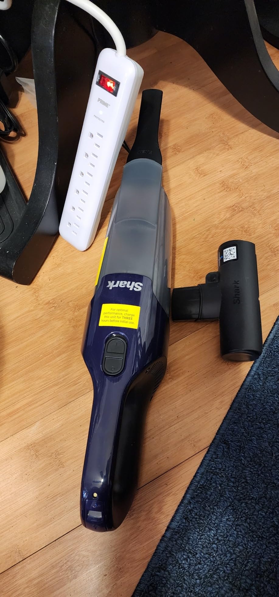 Shark Cyclone PET Handheld Vacuum | HyperVelocity Suction | Powerful Pet Hair, Home & Car Cleaning | USB Rechargable| Lightweight | Crevice Tool & Multi Surface Pet Tool | Navy Blue/Grey | CH701 customer photo 1