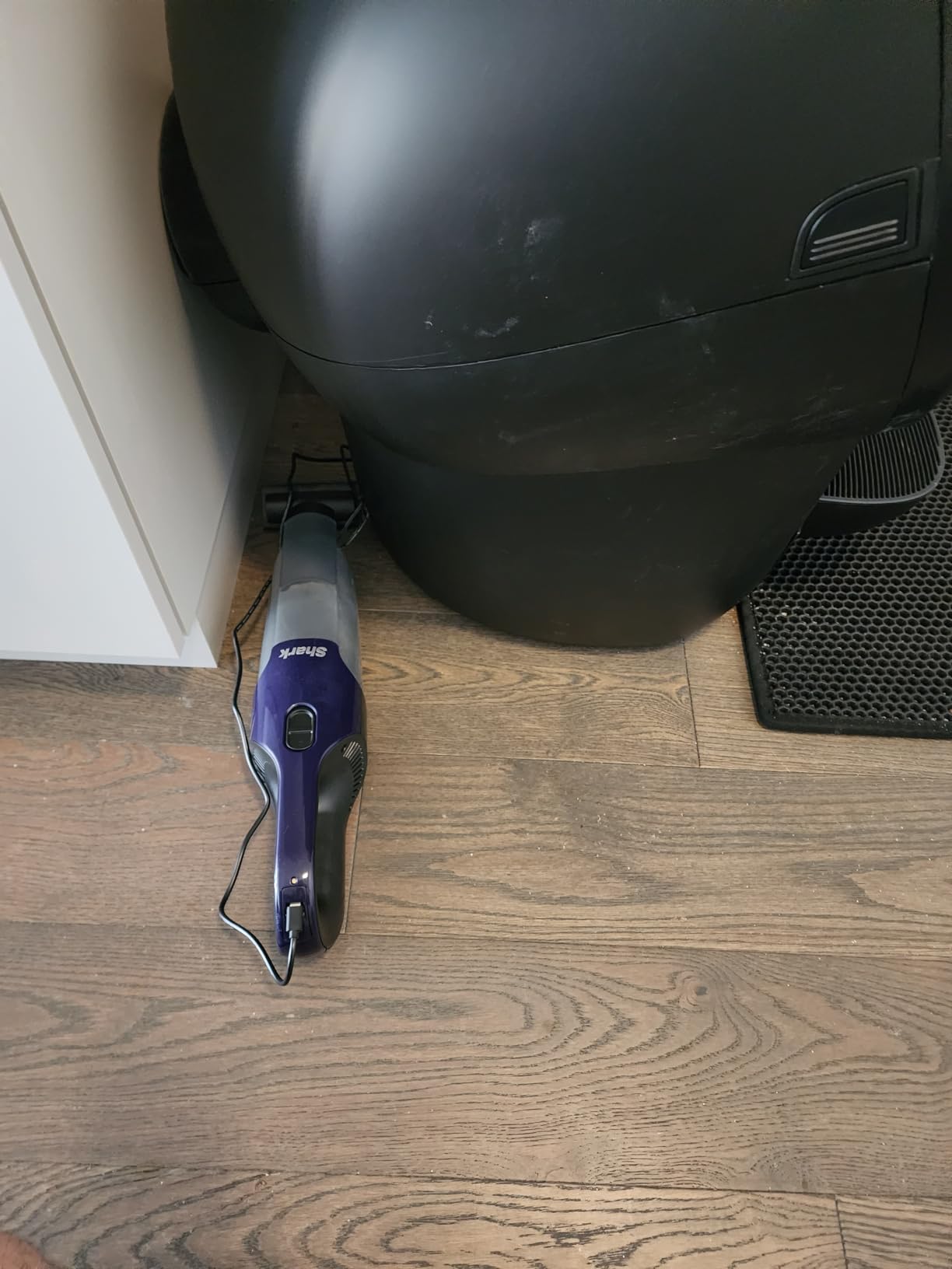 Shark Cyclone PET Handheld Vacuum | HyperVelocity Suction | Powerful Pet Hair, Home & Car Cleaning | USB Rechargable| Lightweight | Crevice Tool & Multi Surface Pet Tool | Navy Blue/Grey | CH701 customer photo 2