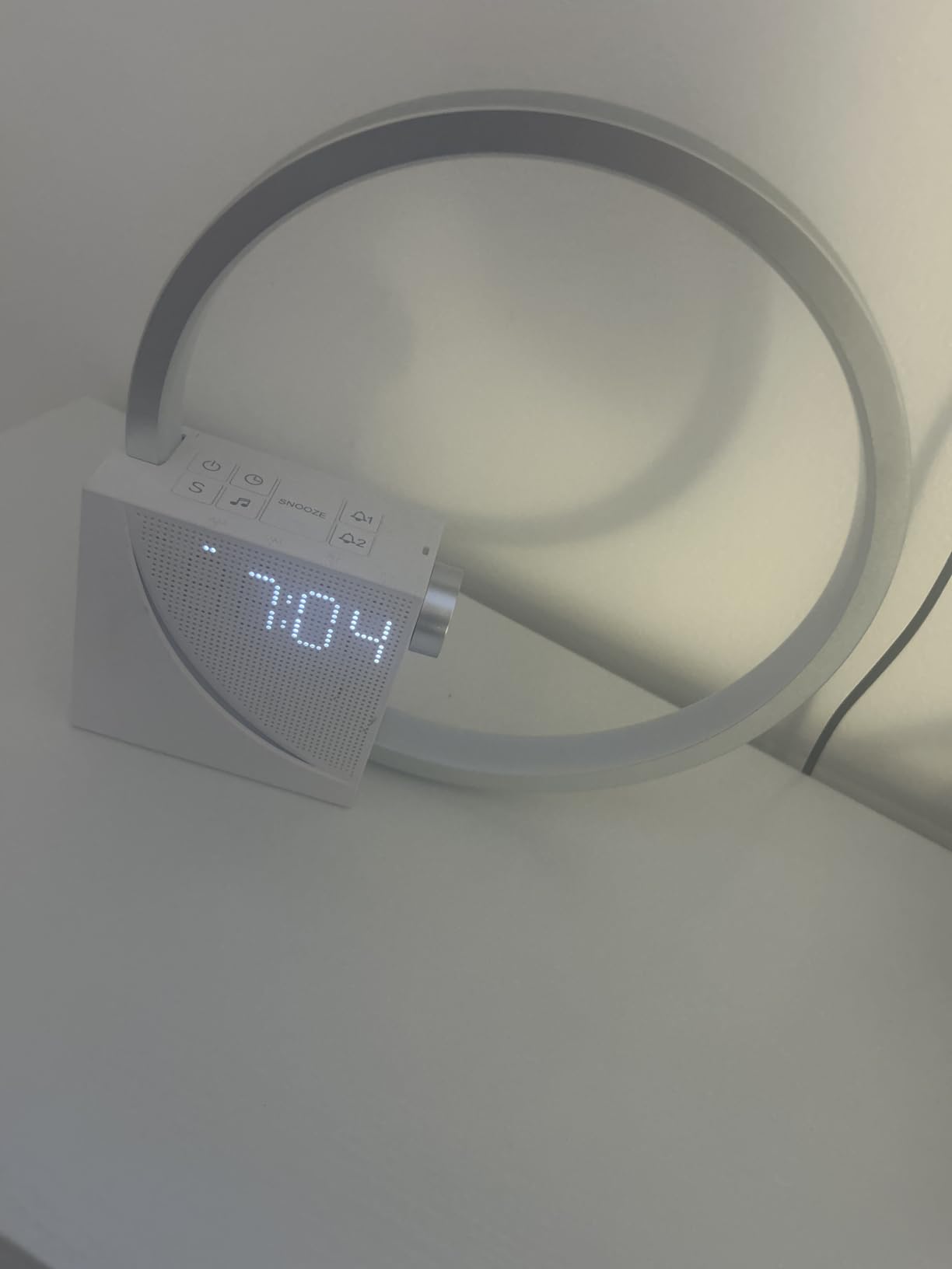 Vivilumens Sunrise Alarm Clock for Heavy Sleepers Adults, Wake-up Light, Sleep Aid 10 White Noise Sound Machines with 30/60/90 Timer, 3 Level Dimmable Touch Table Lamp with Snooze USB Charger Port customer photo 1