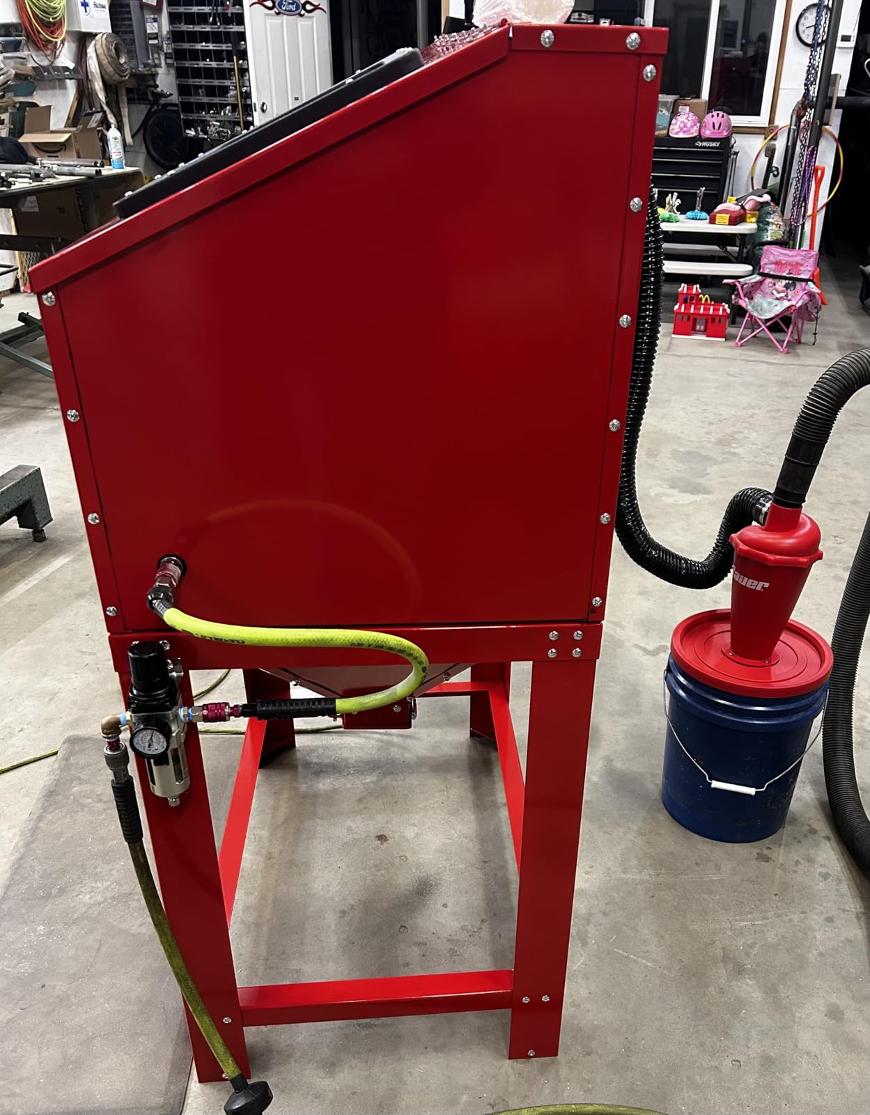 40 Gallon Bench Top Air Sandblasting Cabinet, Heavy Duty Steel Cabinet Sandblaster Abrasive Blast with Gun and 4 x Nozzles Air Compressor Delivery 60-125PSI/6-25CFM for Rust Removal, Stain, Paint customer photo 1
