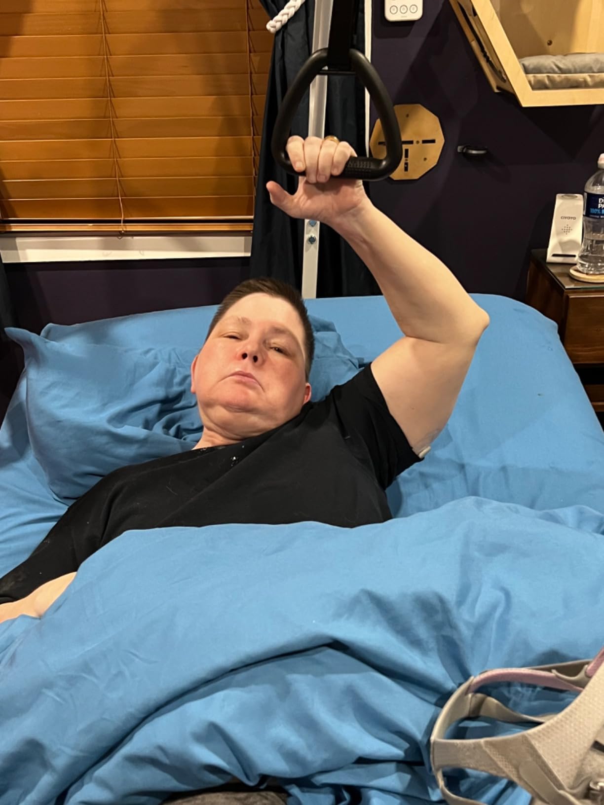 KAAMOS Bed Trapeze Bar for Elderly Bed Pull Up Lift Assist Trapeze Bar Mobility Handicap Medical Trapeze Bars for Get Out of Bed Hospital Overhead Transfer Helper Handle customer photo 2