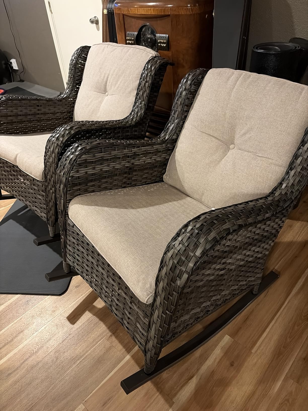 Joyside Outdoor Swivel Rocker Patio Chairs, Wicker Patio Furniture with High Back, Deep Seating, Wide Armrest, Thickened Cushions, Outdoor Rattan Furniture for Deck, Porch Use customer photo 2