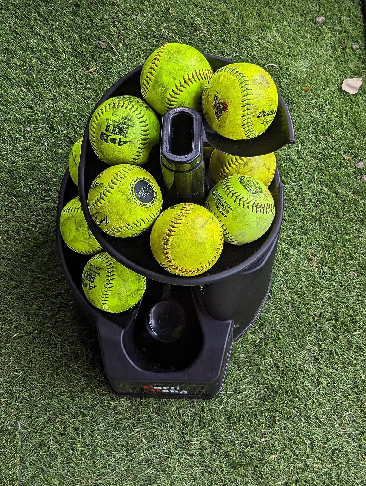 Furlihong 6902BHA Rechargeable Baseball/Softball Toss Machine with Extendable Ball Stacker, Height Adjustable, Use Regulation Baseballs, Softballs or Dimpled Balls, for Hitting Batting Practice customer photo 1