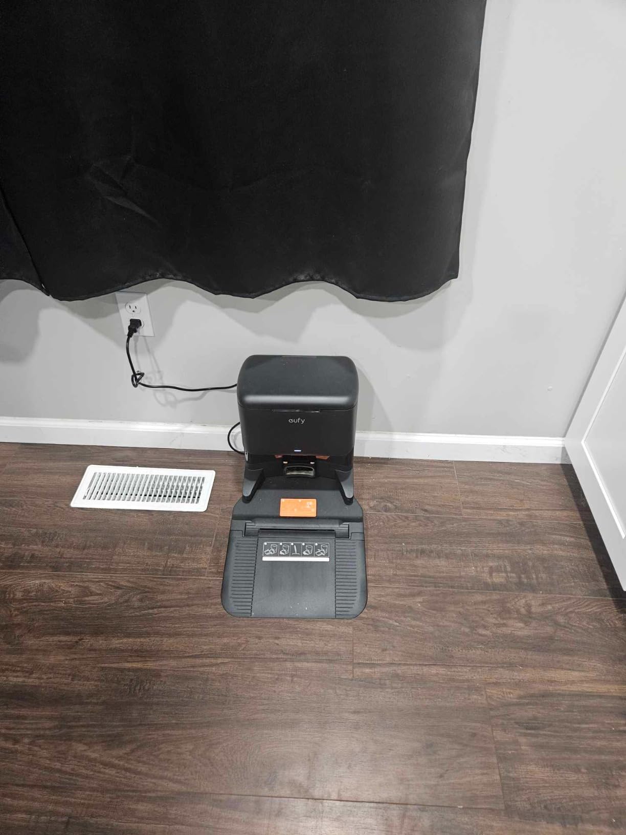 Eufy L60 Robot Vacuum with Self Empty Station, Hair Detangling Technology, 5,000 Pa Suction customer photo 2