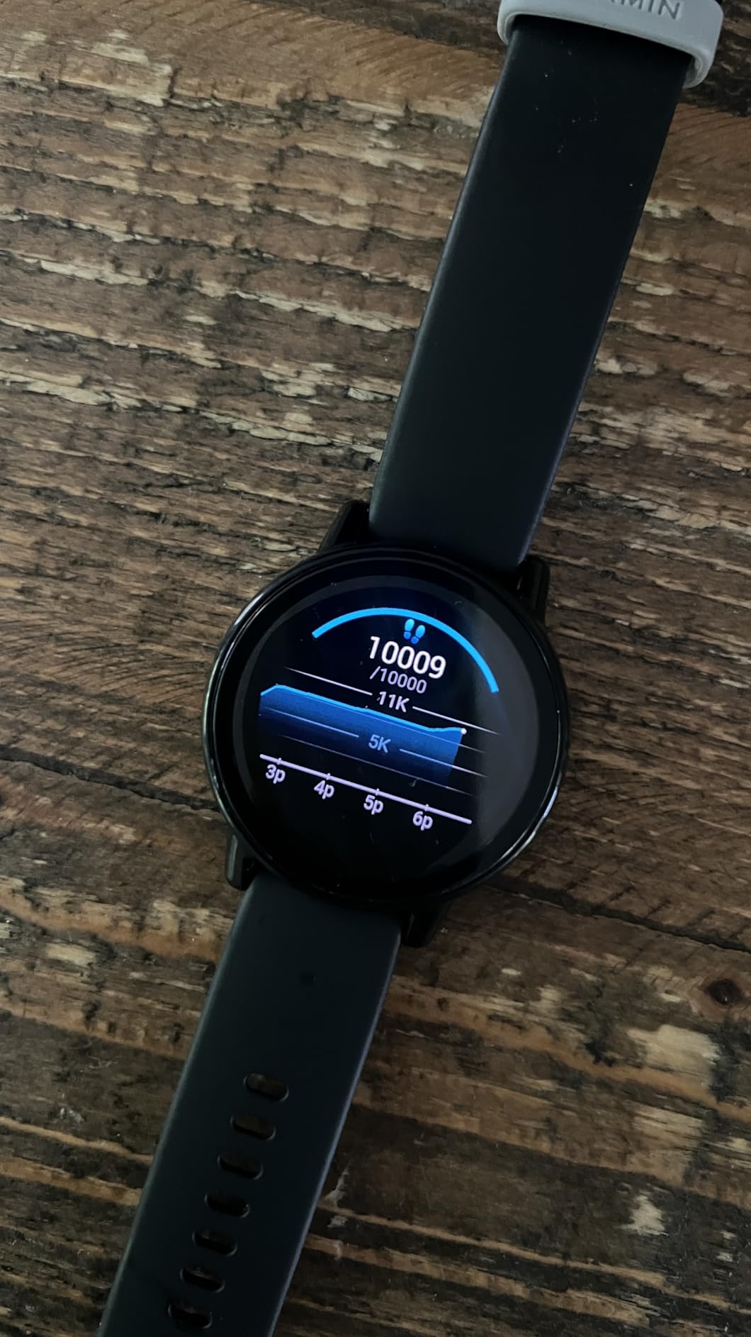 Garmin Vivoactive 5, Health and Fitness GPS Smartwatch, AMOLED Display, Up to 11 Days of Battery - Slate Aluminum Bezel with Black Case customer photo 1