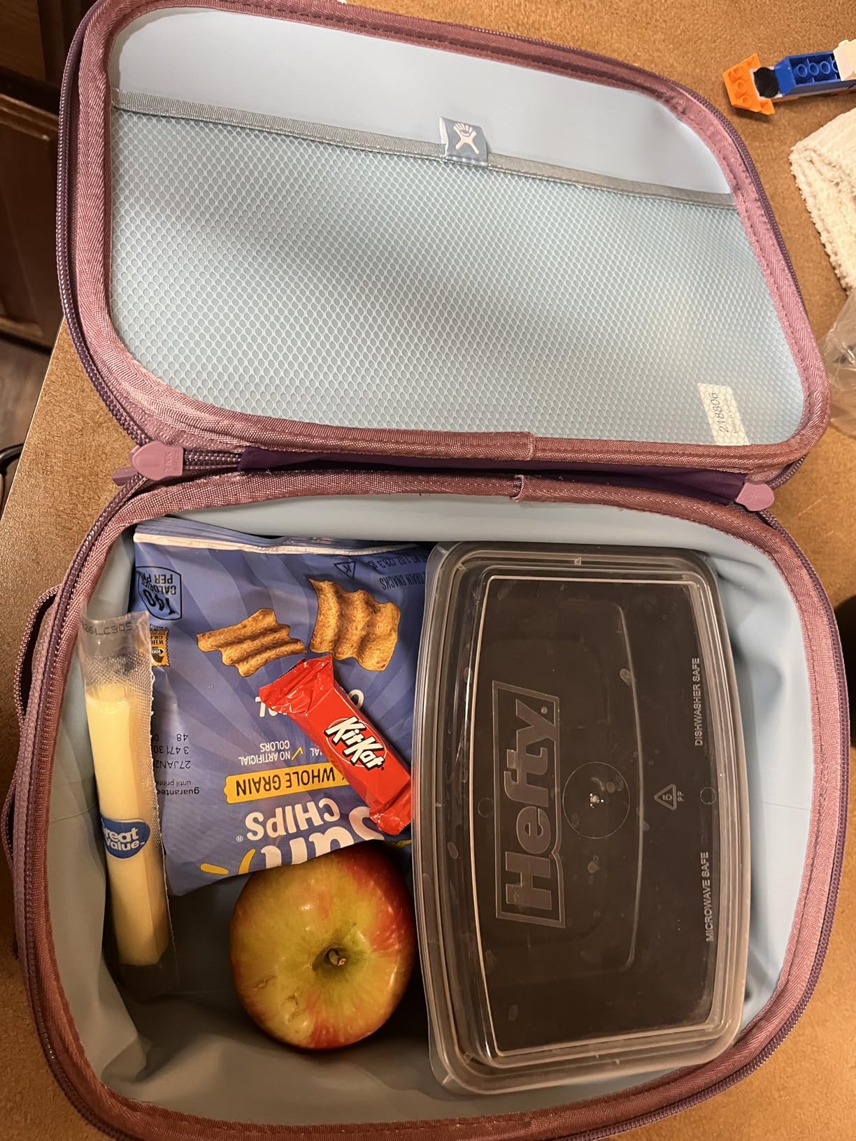 Hydro Flask Carry Out Lunch Box - Insulated Adult Lunch Cooler for Men and Women 5 L Beachplum Black customer photo 2