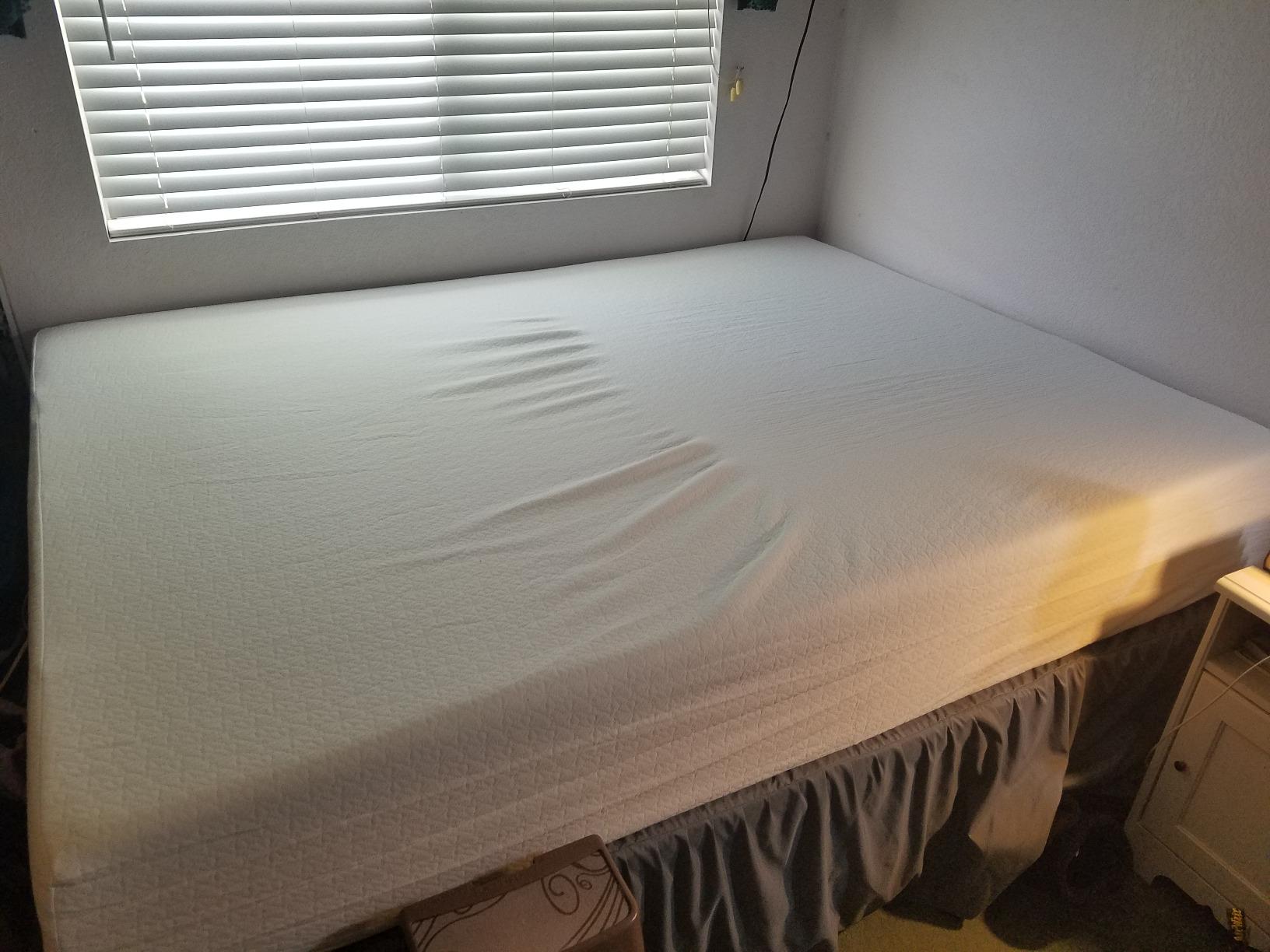 Zinus Green Tea Memory Foam Mattress 8 Inch, Short Queen, Fiberglass Free, Medium Firm Feel, CertiPUR-US & Oeko-TEX Certified Safe Materials customer photo 2