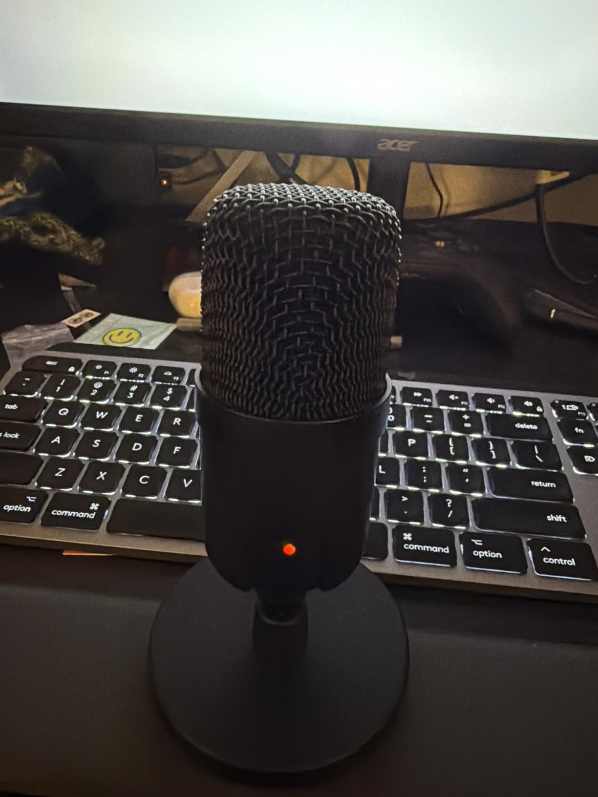 Amazon Basics Condenser Microphone for PC, Cardioid Pickup, USB Mic for Streaming, Recording, and Podcasting, 360 Adjustable Stand, Plug and Play, 5.8 x 3.4, Black customer photo 1