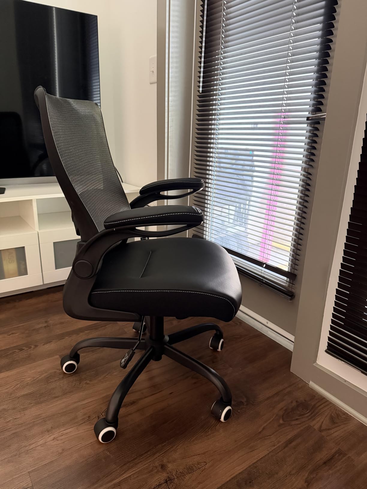 MUXX.STIL Office Chair, Ergonomic Desk Chair with Adjustable Lumbar Support and Flip up Armrest, Breathable Mesh Computer Chair for Home Office, Khaki customer photo 2