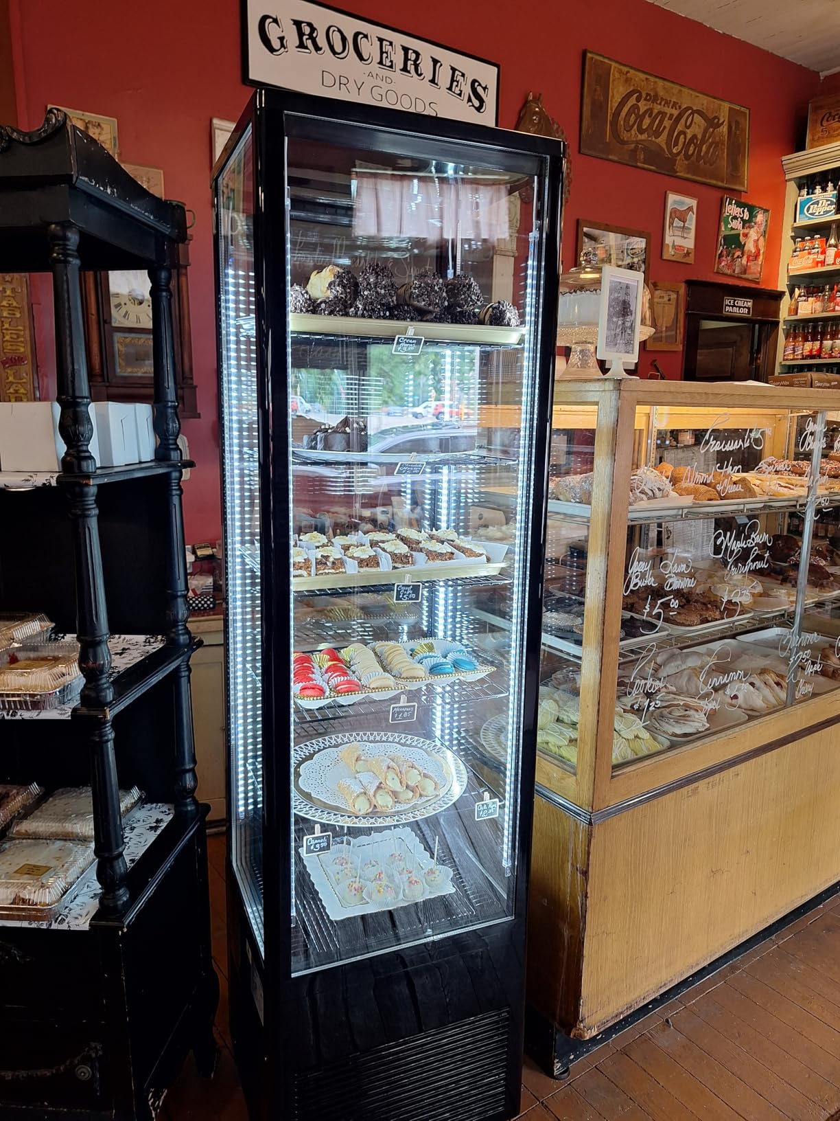 VEVOR Refrigerated Display Case, 3.5 Cu.Ft./100L, 2-Tier, Countertop Pastry Display Case Commercial Display Refrigerator with LED Lighting, TURBO Cooling, Frost-Free Air-Cooling, Rear Sliding Door customer photo 1