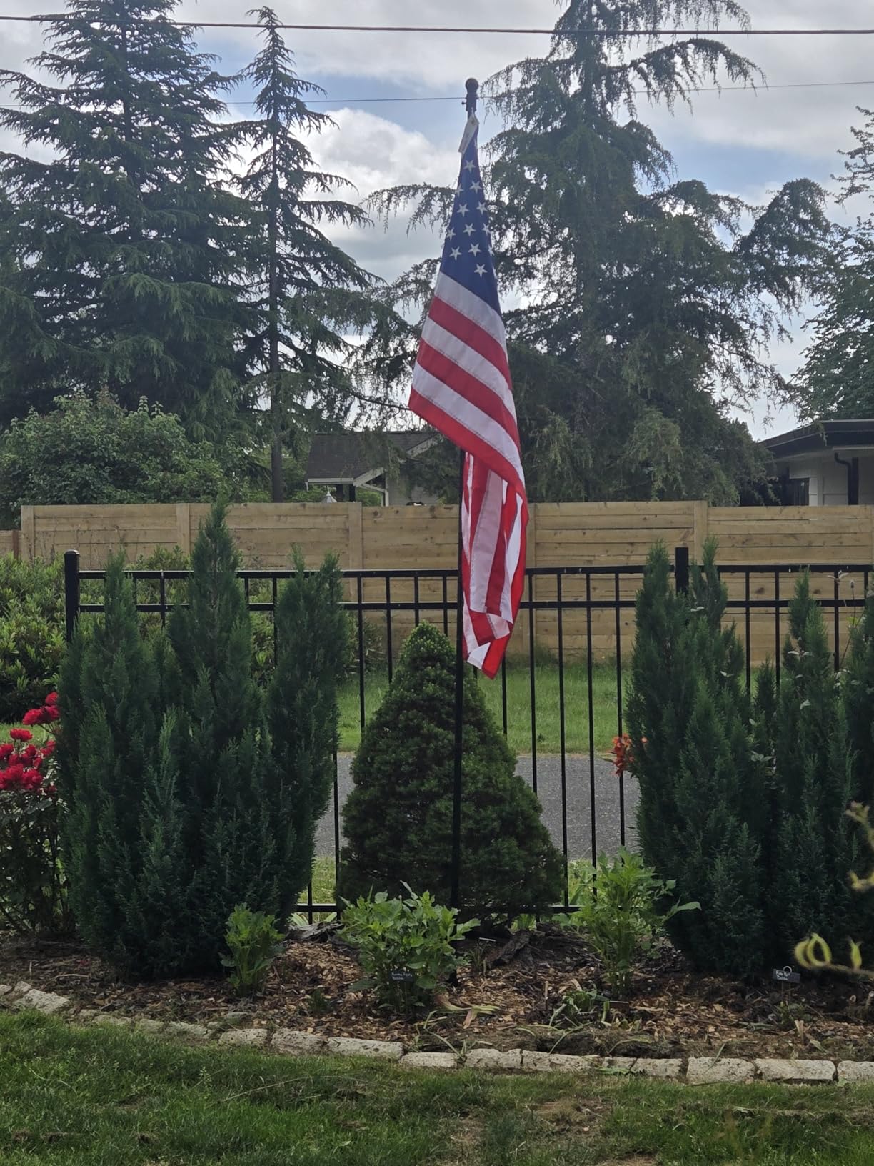 Heavy Duty Ground Flag Pole Kit - 8.5FT Tangle Free Inground Flagpole with Windproof Prong, Portable Flag Pole for Outside House, Yard, Garden, Outdoor - Black customer photo 1