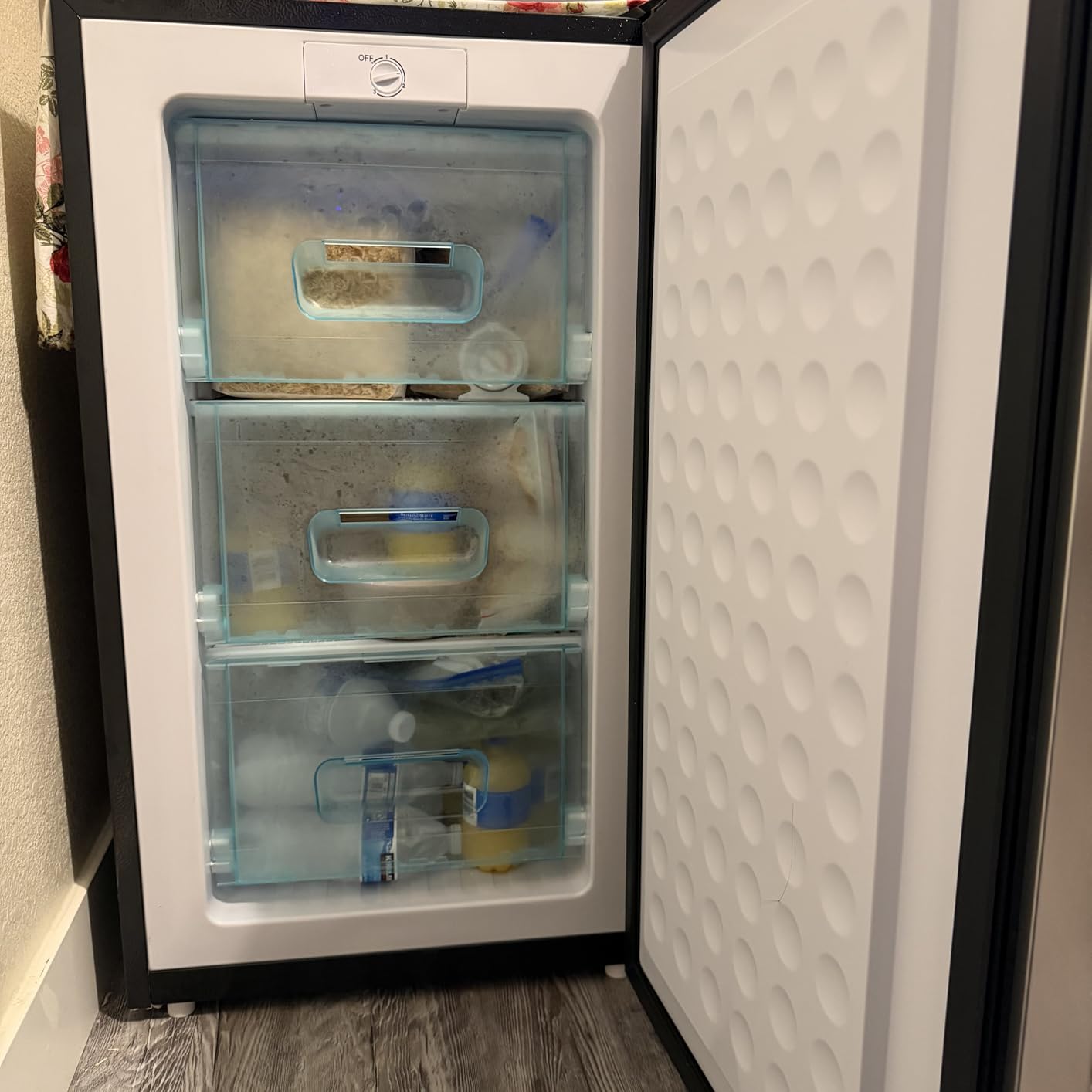 Maine Mini Upright freezer, 3.6 Cubic Feet, Single Door Compact Freezer with Reversible Stainless Steel Door, 3-Speed Temperature Adjustment Small freezer for Home/Dorms customer photo 2