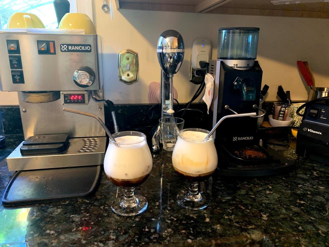 Hamilton Beach DrinkMaster Electric Drink Mixer, Retro Milkshake Maker & Milk Frother, 2 Speeds, Extra-Large 28 oz. Stainless Steel Cup, Mint customer photo 2