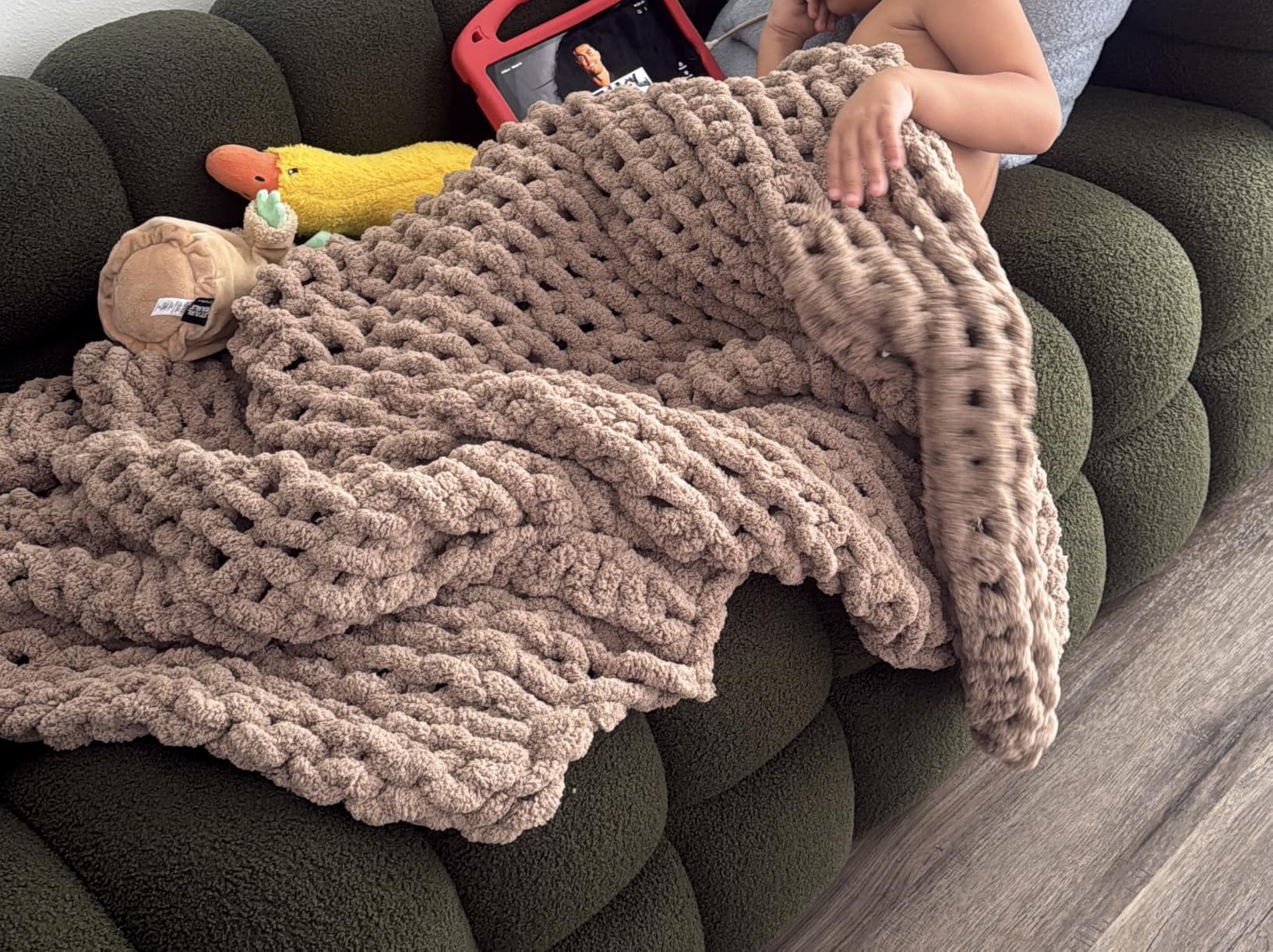 Negwoo Chunky Knit Throw Blanket, 50''*60'' Knitted Throw Chenille Yarn for Bed Couch, Handmade Cream Crochet Big Thick Blanket, Machine Washable Cute Comfy Blanket for Home Decor customer photo 1
