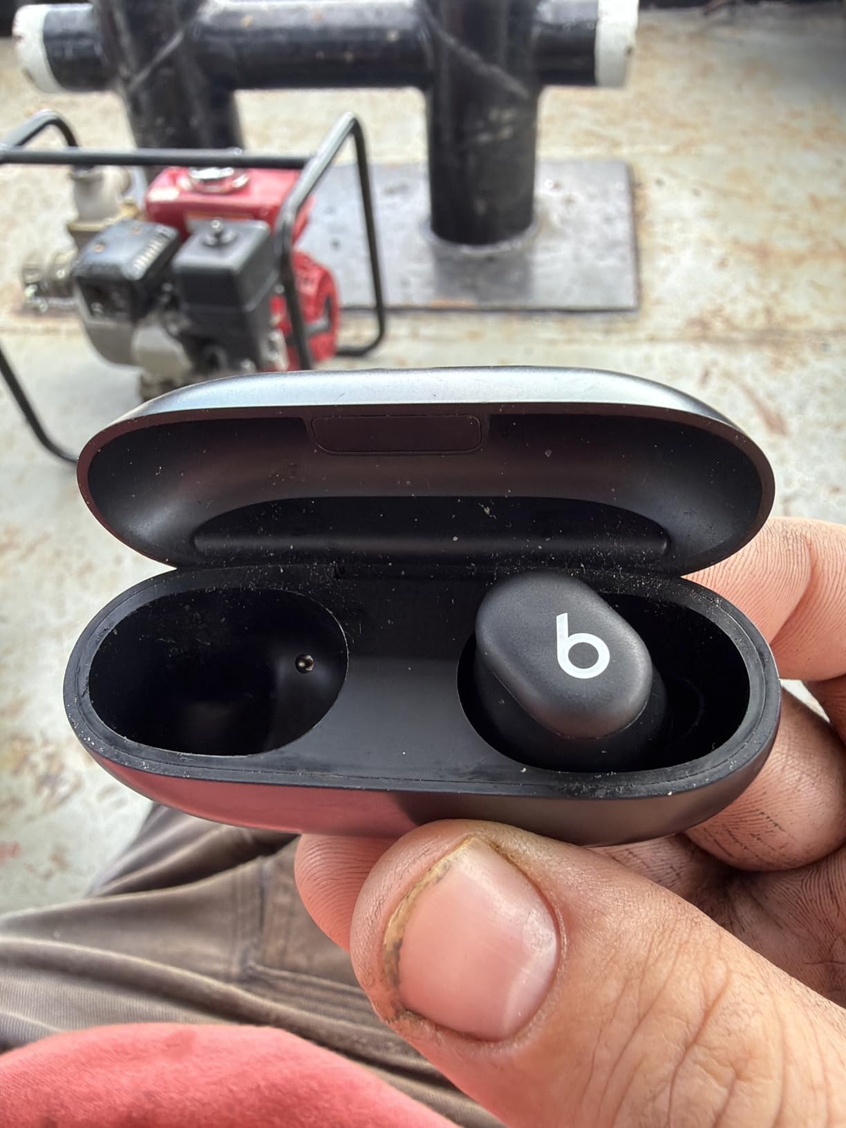 Solo Buds - Wireless Bluetooth Earbuds | 18 Hours of Battery Life | Apple & Android Compatibility | Built-in Microphone - Matte Black customer photo 1