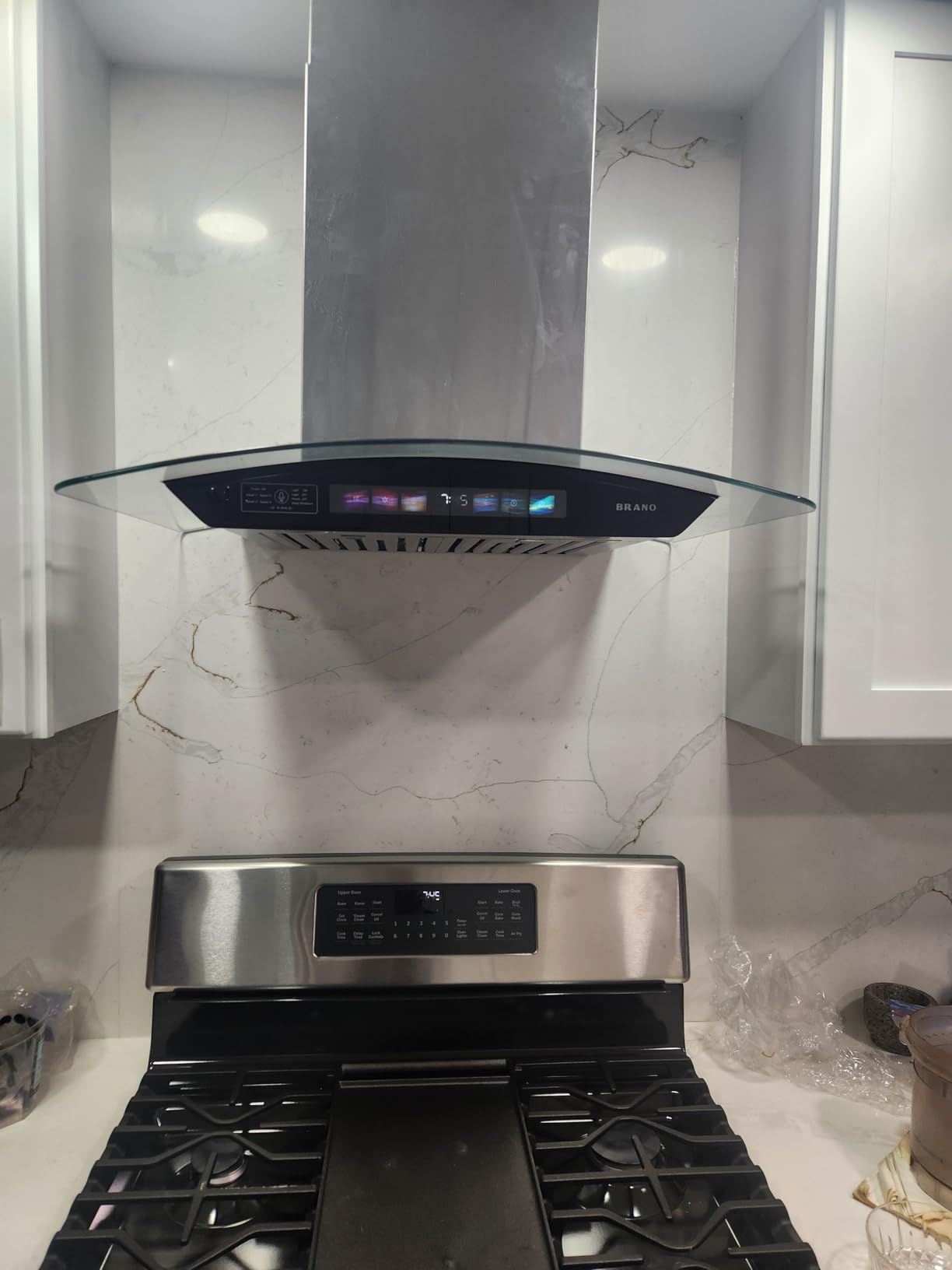 30 inch Wall Mount Range Hood Tempered Glass 900 CFM, Voice/Gesture/Touch Control, Stainless Steel Kitchen Hood Vent with 4 Speed Exhaust Fan, Adjustable Lights, Memory Mode customer photo 1