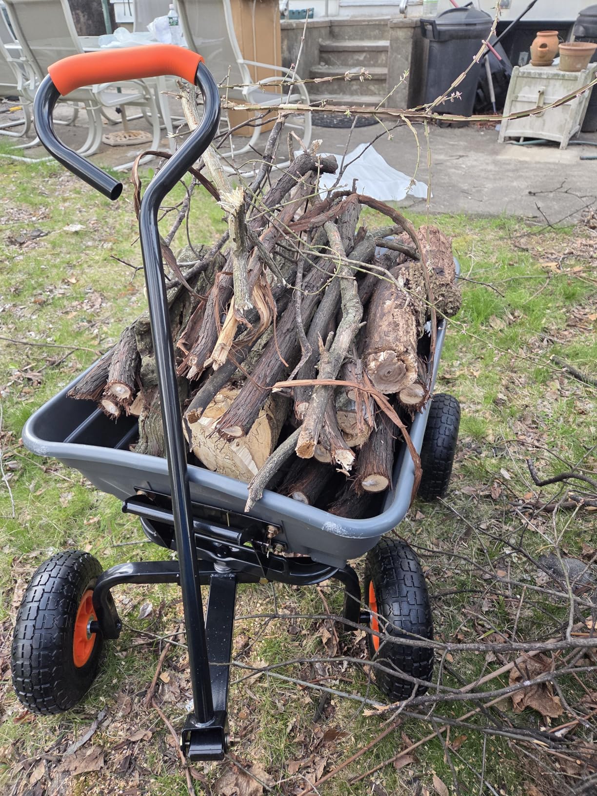 VEVOR 1200lbs 7Cu.Ft. Garden Dump Cart with 2-in-1 Convertible Handle and 13in All Terrain Wheels, Heavy Duty Poly Yard Dump Wagon Utility ATV Trailer Dump Cart Tow Behind for Lawn Mower Tractor customer photo 1