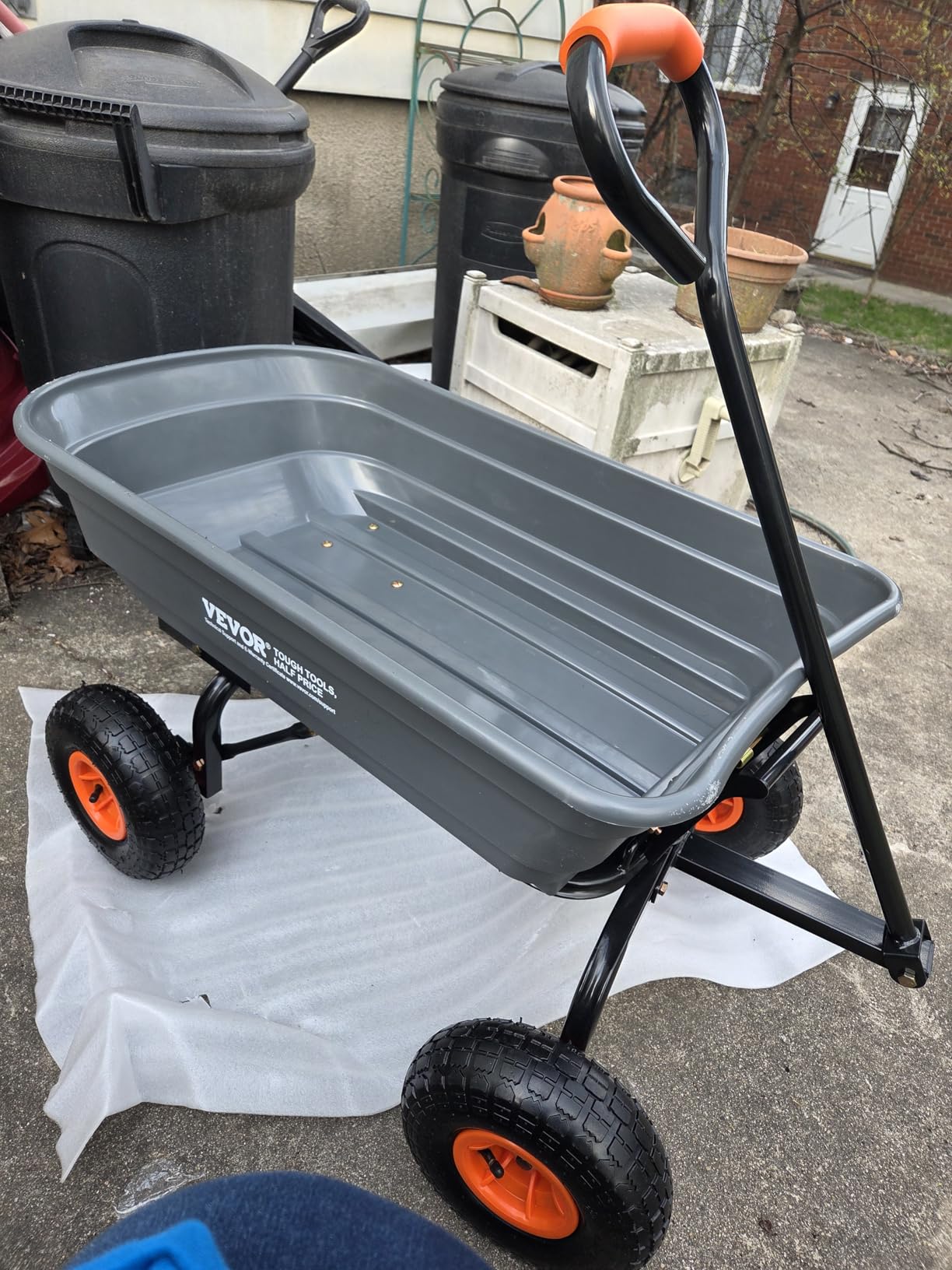 VEVOR 1200lbs 7Cu.Ft. Garden Dump Cart with 2-in-1 Convertible Handle and 13in All Terrain Wheels, Heavy Duty Poly Yard Dump Wagon Utility ATV Trailer Dump Cart Tow Behind for Lawn Mower Tractor customer photo 2