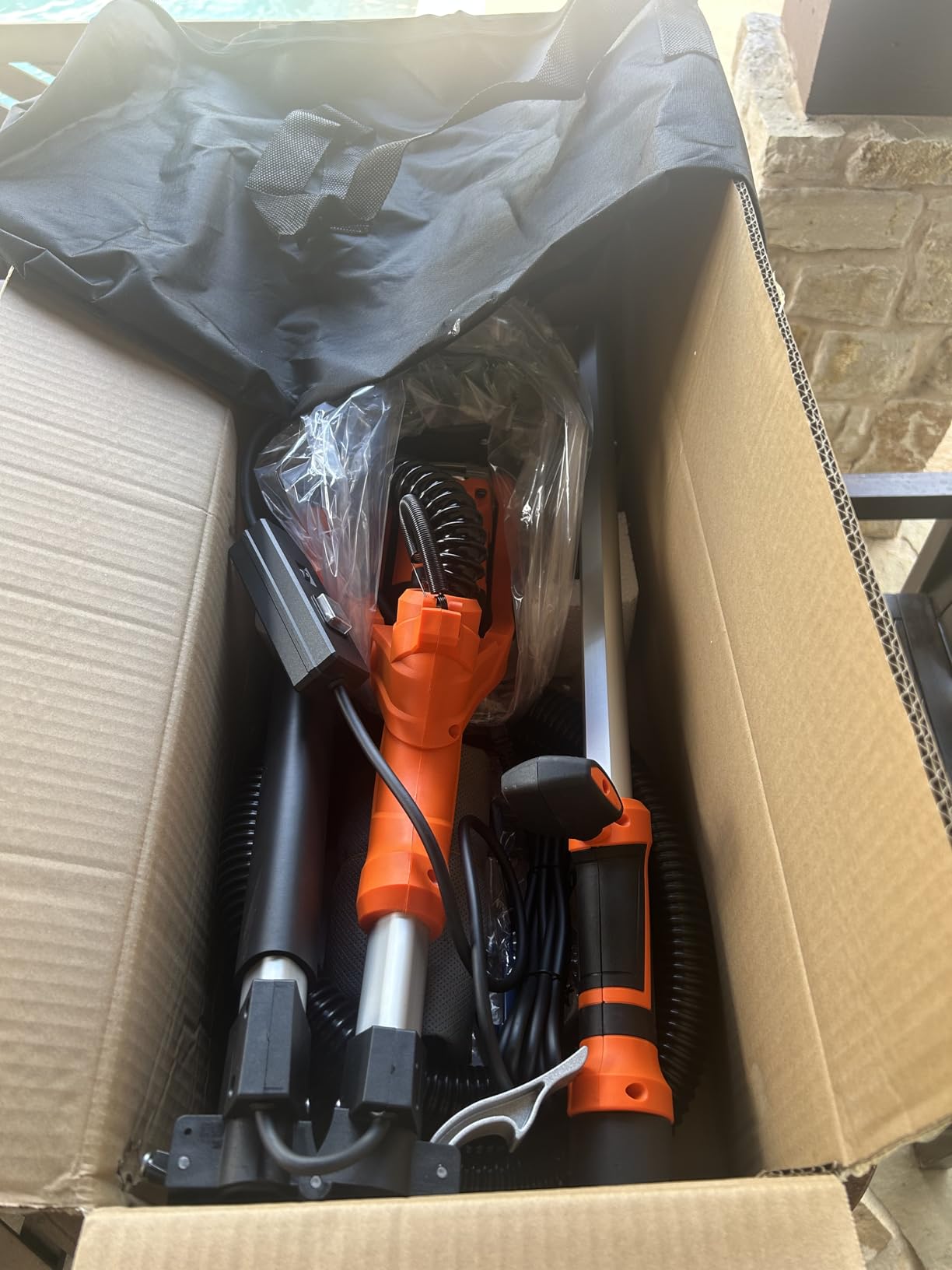 Drywall Sander, 1000W Popcorn Ceiling Removal Tool, Automatic Drywall Sander with Vacuum Dust Collection, LED Light, 6 Variable Speed 800-2200RPM, Foldable & Extendable Handle,15Pcs Sanding Discs customer photo 2