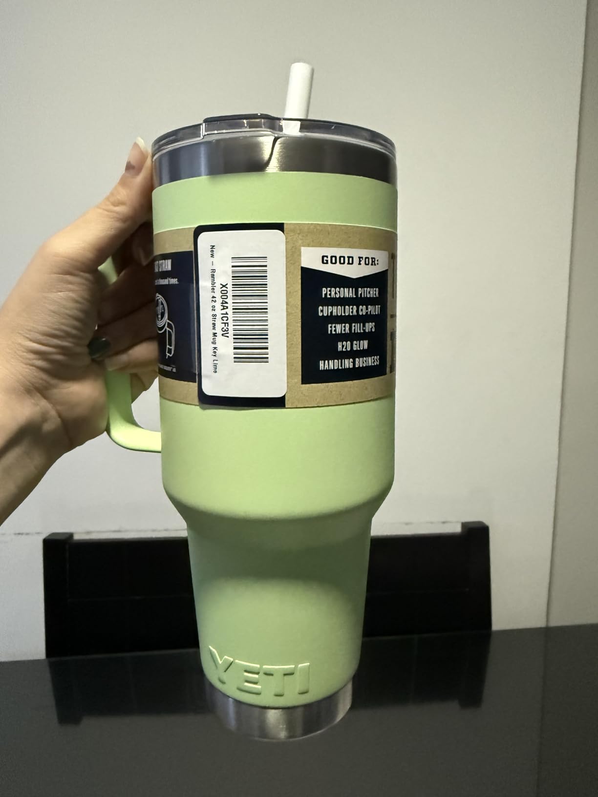 YETI Rambler 42 oz Tumbler with Handle and Straw Lid, Travel Mug Water Tumbler, Vacuum Insulated Cup with Handle, Stainless Steel, Key Lime customer photo 2