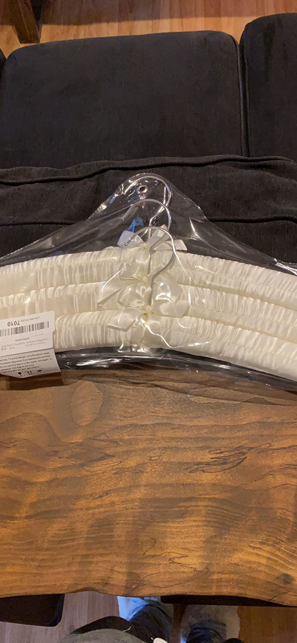 Amber Home 10 Pack Large Ivory Satin Padded Hangers, 17 Inch Non-Slip Cushioned Hangers for Sweaters, Silk Dress, Wedding Dress, Bridal Gown, Cashmere customer photo 1