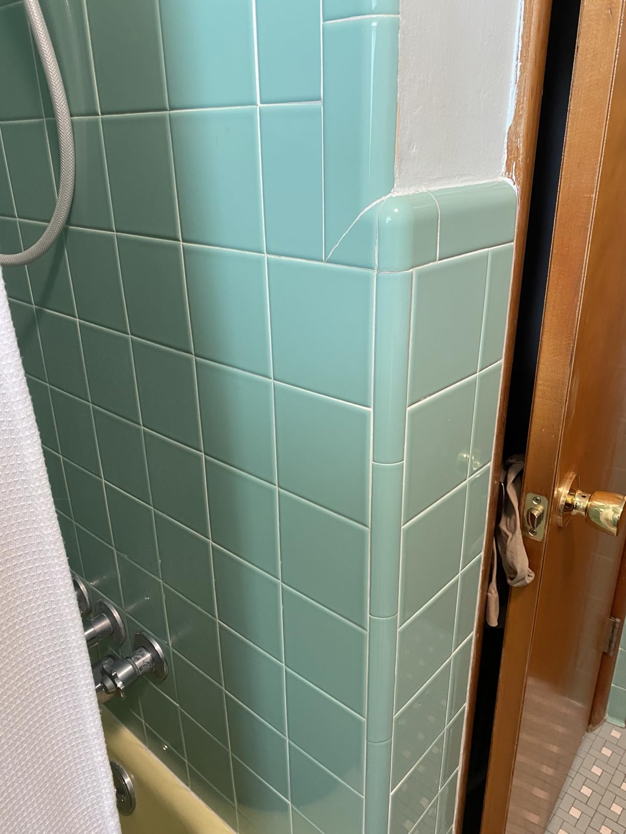 12 Inch Shower Grab Bar for Seniors, 1.25'' Diameter 304 Stainless Steel Heavy Duty Anti-Slip Bathroom Safety Handicap Grab Bar for Shower, Bathtub & Toilet Support, Wall Mounted, Supports 500lbs customer photo 1