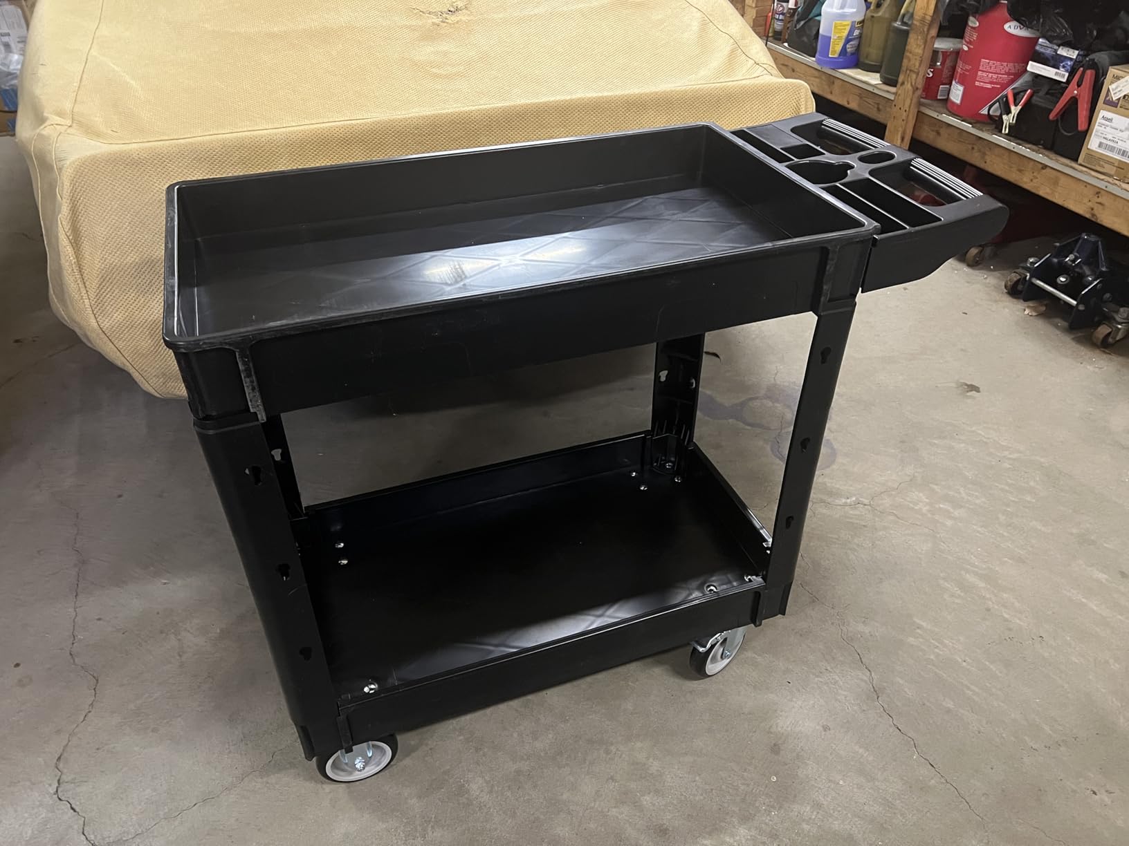VEVOR Utility Service Cart, 2 Shelf 550LBS Heavy Duty Plastic Rolling Utility Cart, Medium Lipped Shelf, 360 Degree Swivel Wheels, Ergonomic Storage Handle for Warehouse Garage, Black customer photo 1