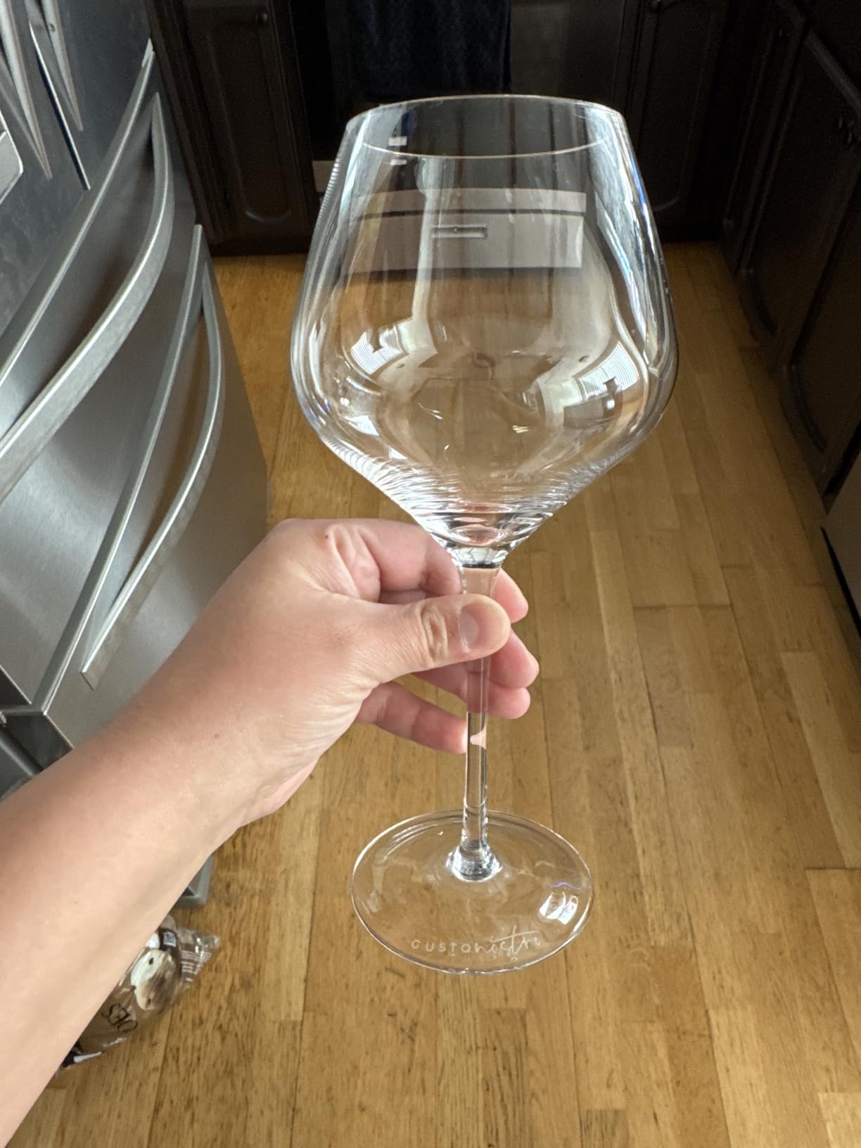 Gusto Nostro Crystal Wine Glasses Set of 4, 22 Oz Long Stem Modern Wine Glasses for White and Red Wine, Dishwasher Safe, Fancy, Elegant, Large and Tall Wine Glass for Wedding Christmas Anniversary customer photo 2