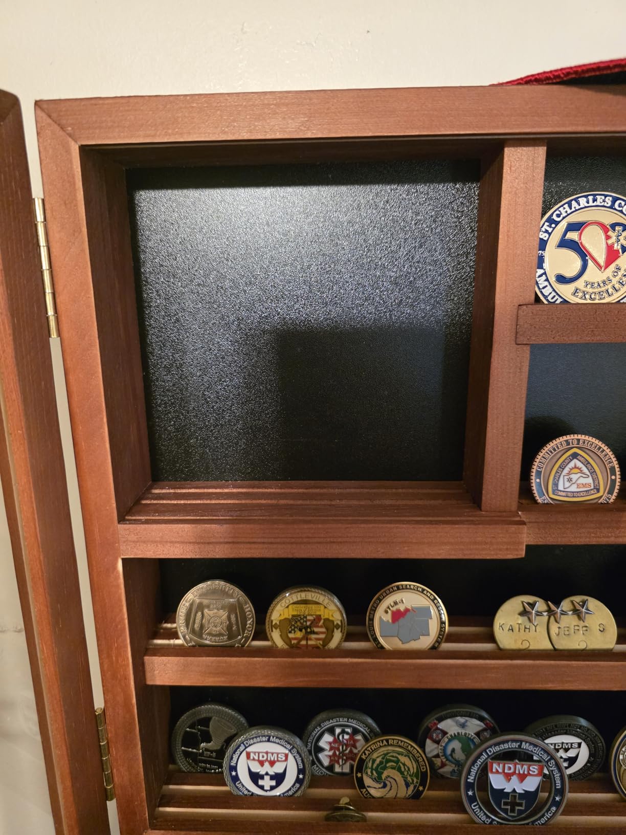 Challenge Coin Display Case, Lockable Military Coin Holder Cabinet with Removable Star Board & HD Tempered Glass Door, Solid Wood Wall Mount Coins Collection Rack Stand customer photo 1
