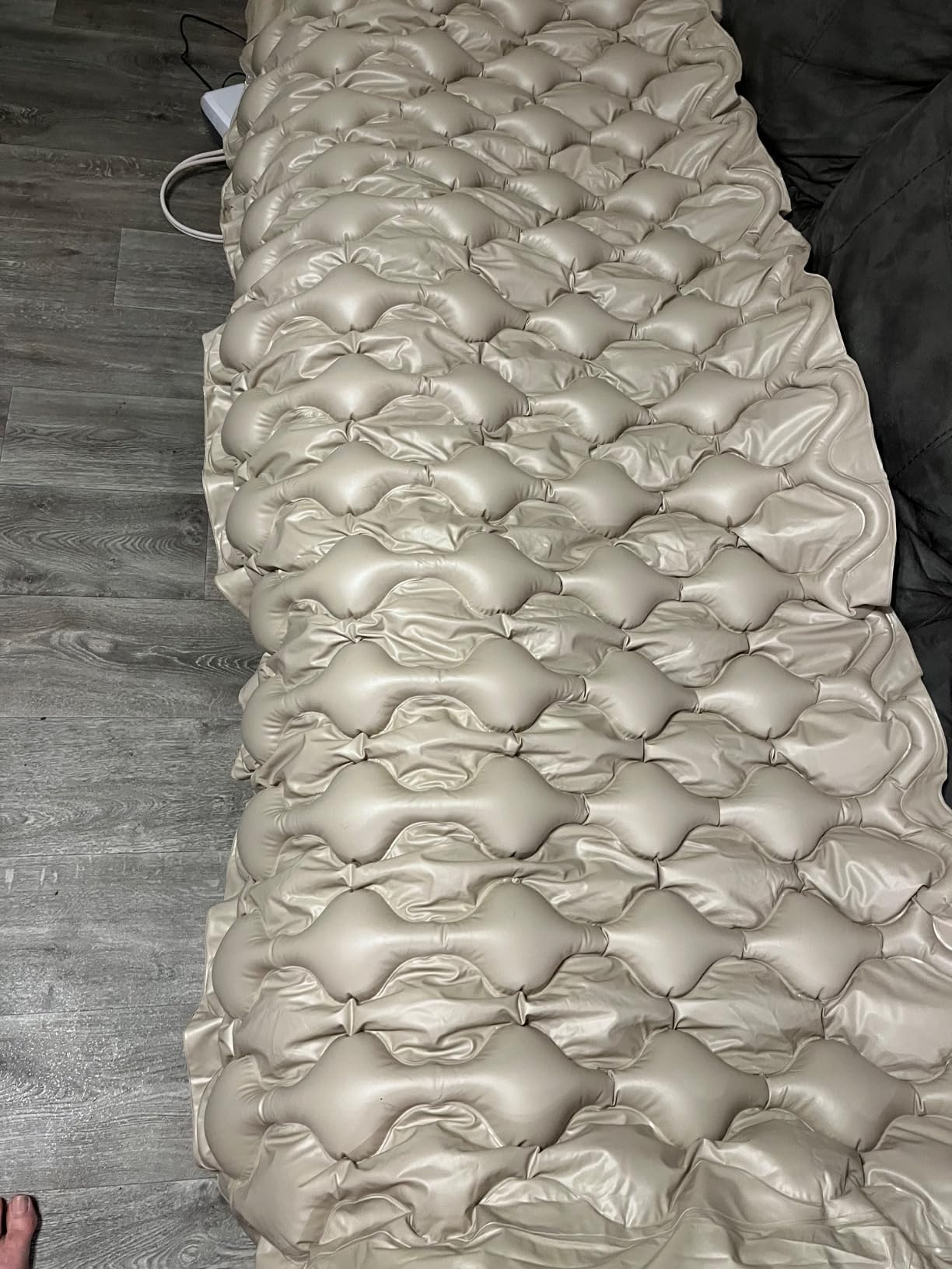 Alternating Air Pressure Ulcer Relief Mattress Pad for Bed Sore Prevention, Air Mattress for Hospital Bed with 130 Leak-Proof Cells, Silent Pump, Easy Clean Surface customer photo 1