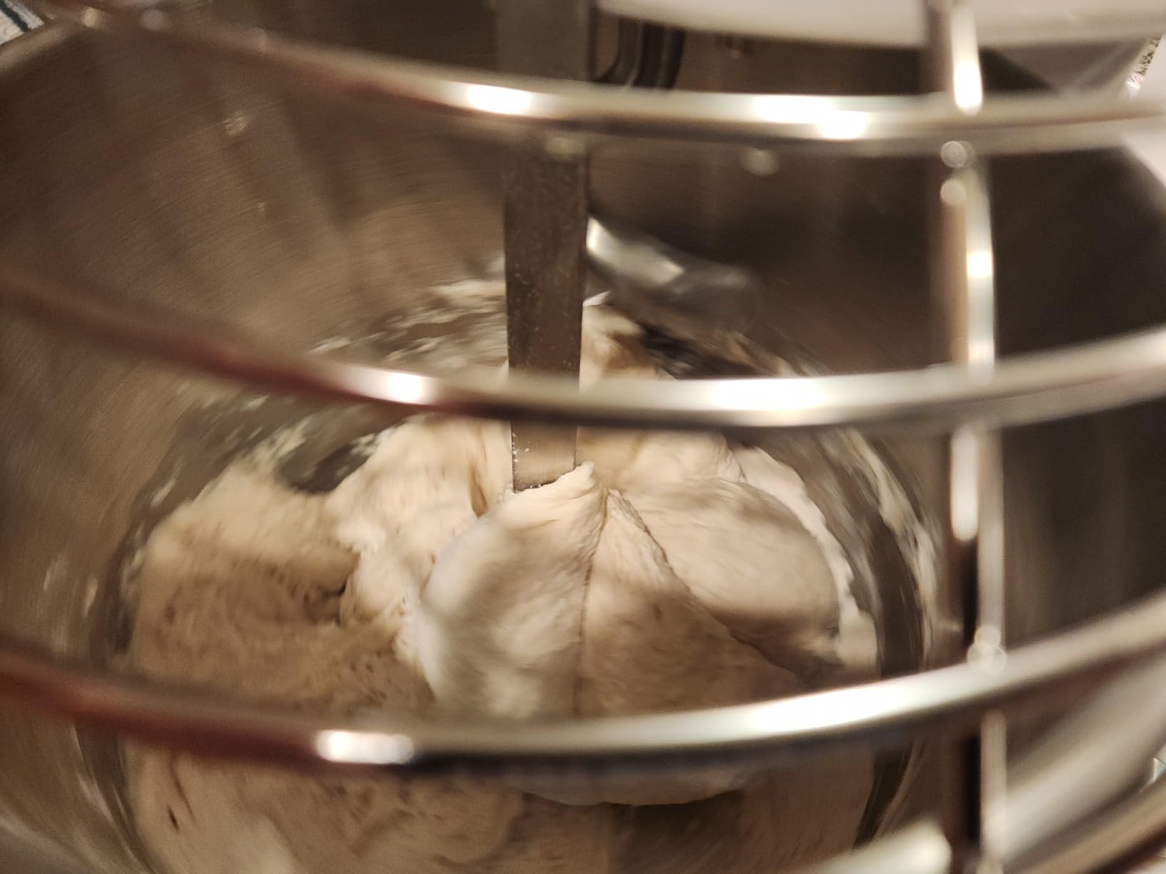 GarveeTech Commercial Food Mixer, 10.5 Qt Touch Screen Dough Mixer Machine with Timer, Security Shield, 650W Dual Rotating Dough Kneading Machine Food-grade Stainless Steel Bowl for Restaurant Bakery customer photo 1