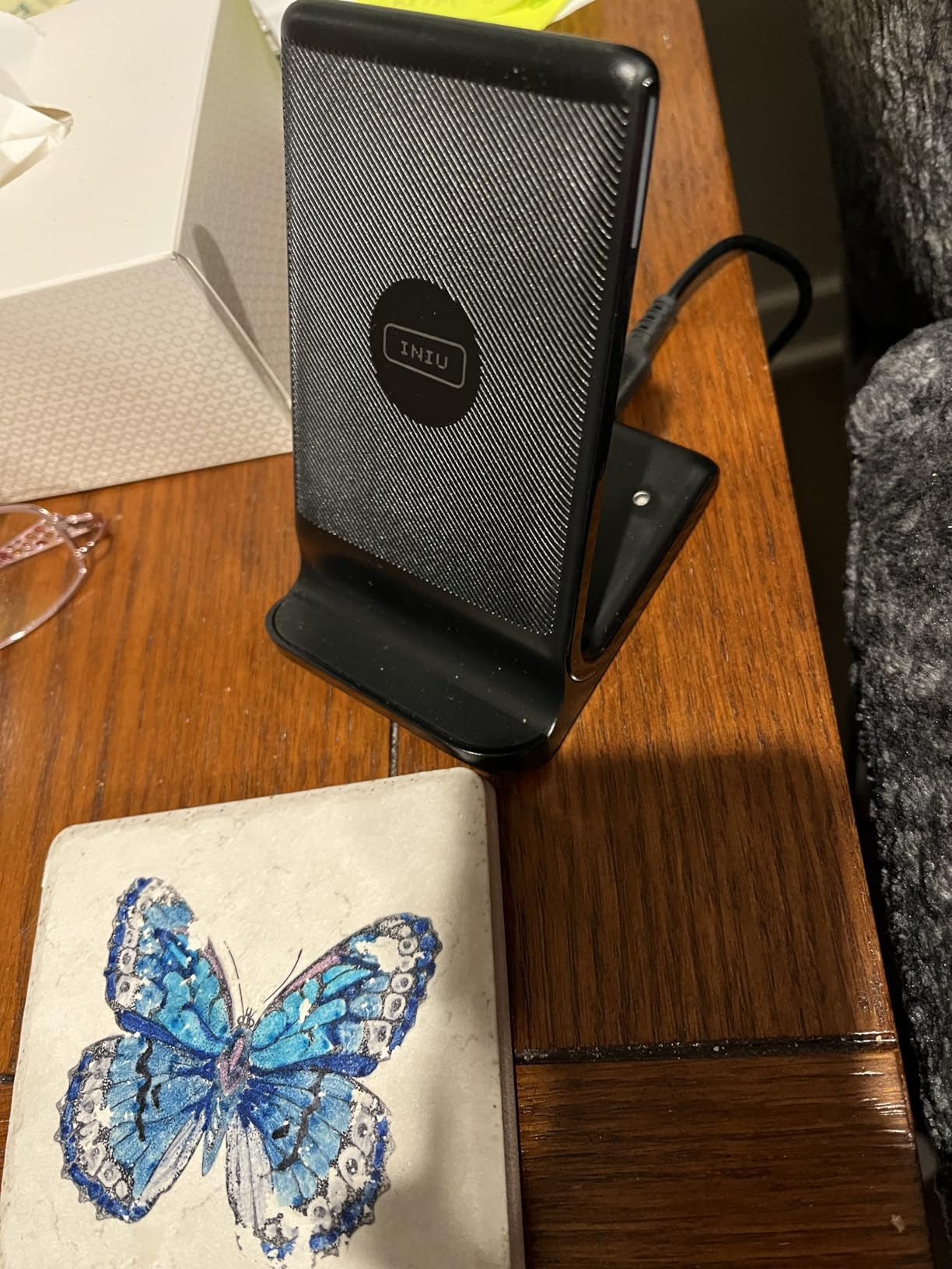INIU Wireless Charger Station, 15W Fast Wireless Charging Stand for Official and Home Compatible with iPhone 17 16 15 14 13 12 Pro XS Samsung Galaxy S23 S22 S21 Note 20 Google etc customer photo 1