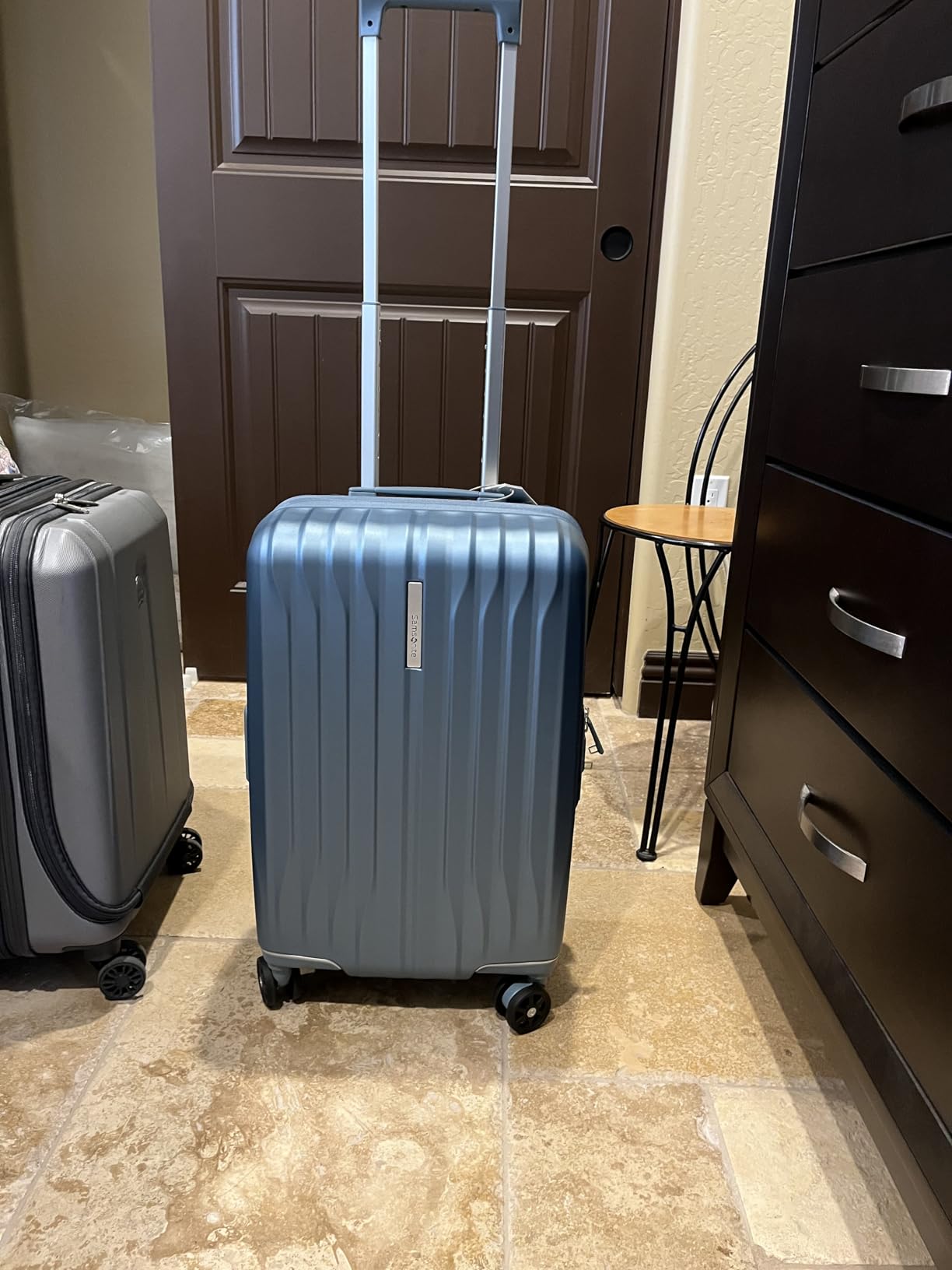 Samsonite UpLIFT Large Checked Hardside Luggage with Spinner Wheels - Airline-Approved, TSA Lock, Adjustable Handle System - Polycarbonate Hard Suitcase for Ultra Lightweight Travel - Phantom Black customer photo 1