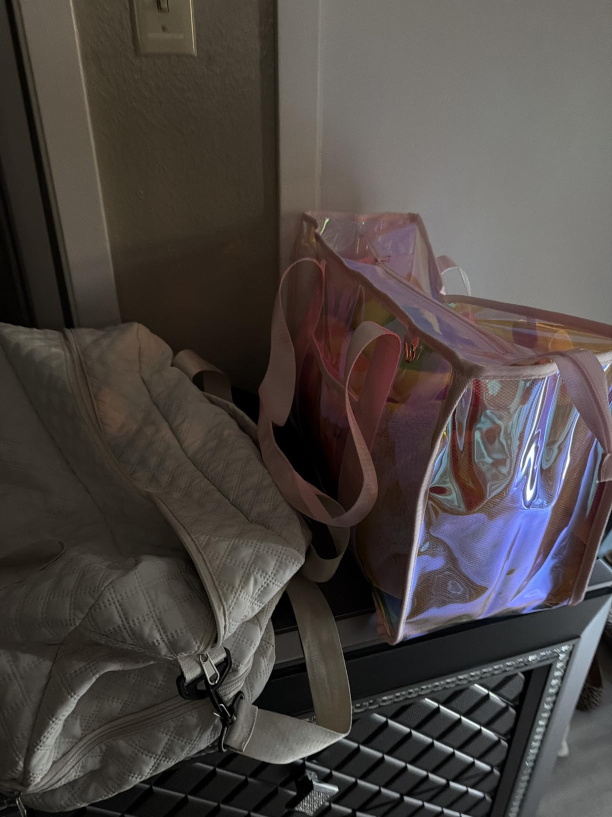 Fammart Iridescent Clear Beach Bags Waterproof Sandproof for Women, Large Jelly Tote Zipper Pool Bag Cruise Essentials 2026 customer photo 2