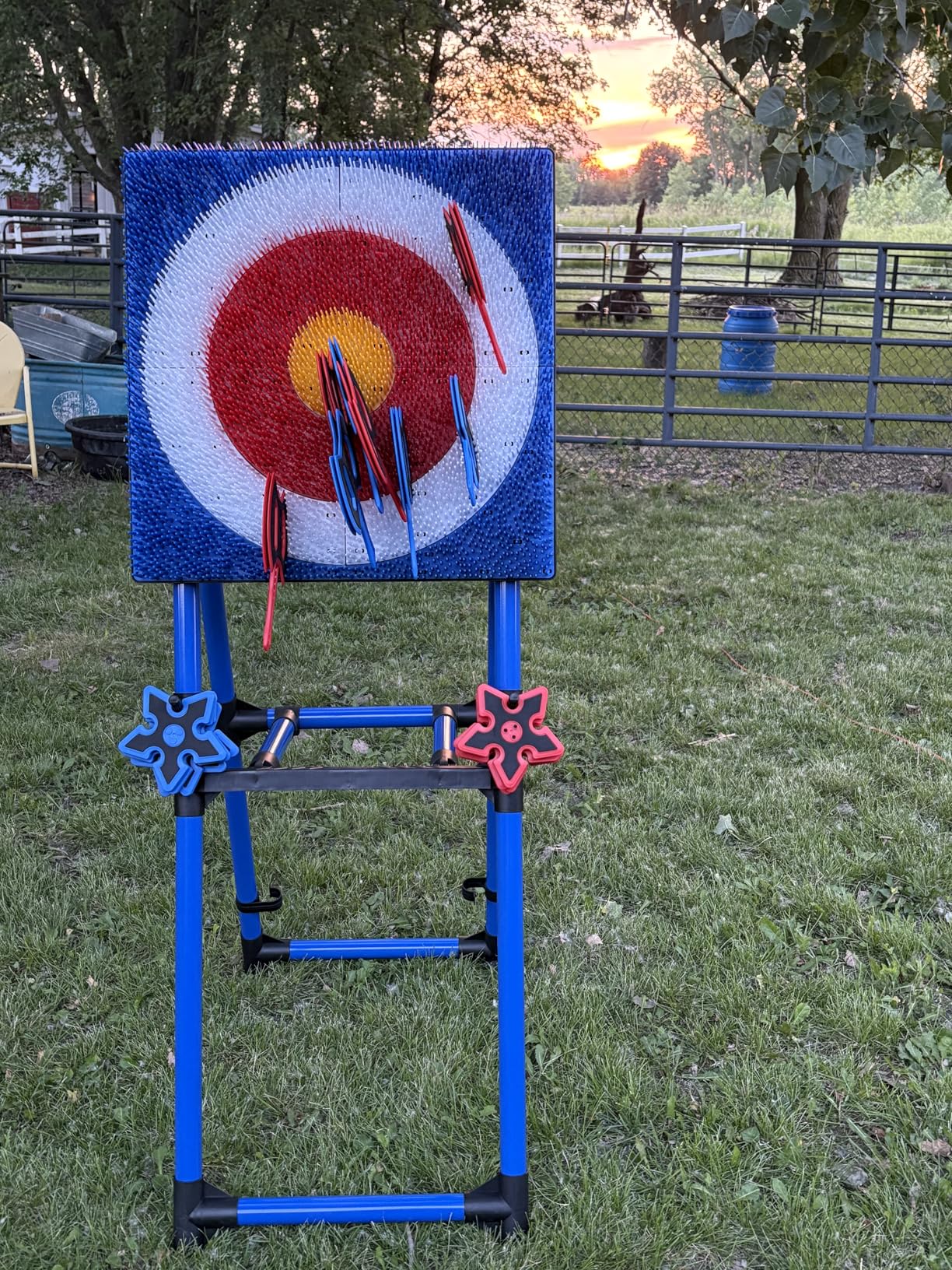 Stiatu Axe Throwing Bristle Target with 8 Throwing Axes Set, Axe Throwing Game for Backyard, Indoor & Outdoor, Yard Games, Carnival Games customer photo 1