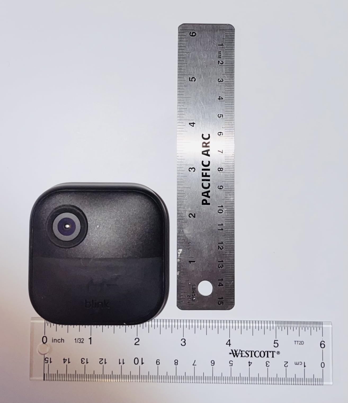 Blink Outdoor 4 - Wireless smart security camera, two-year battery life, 1080p HD day and infrared night live view, two-way talk. Sync Module Core included - 1 camera system customer photo 2