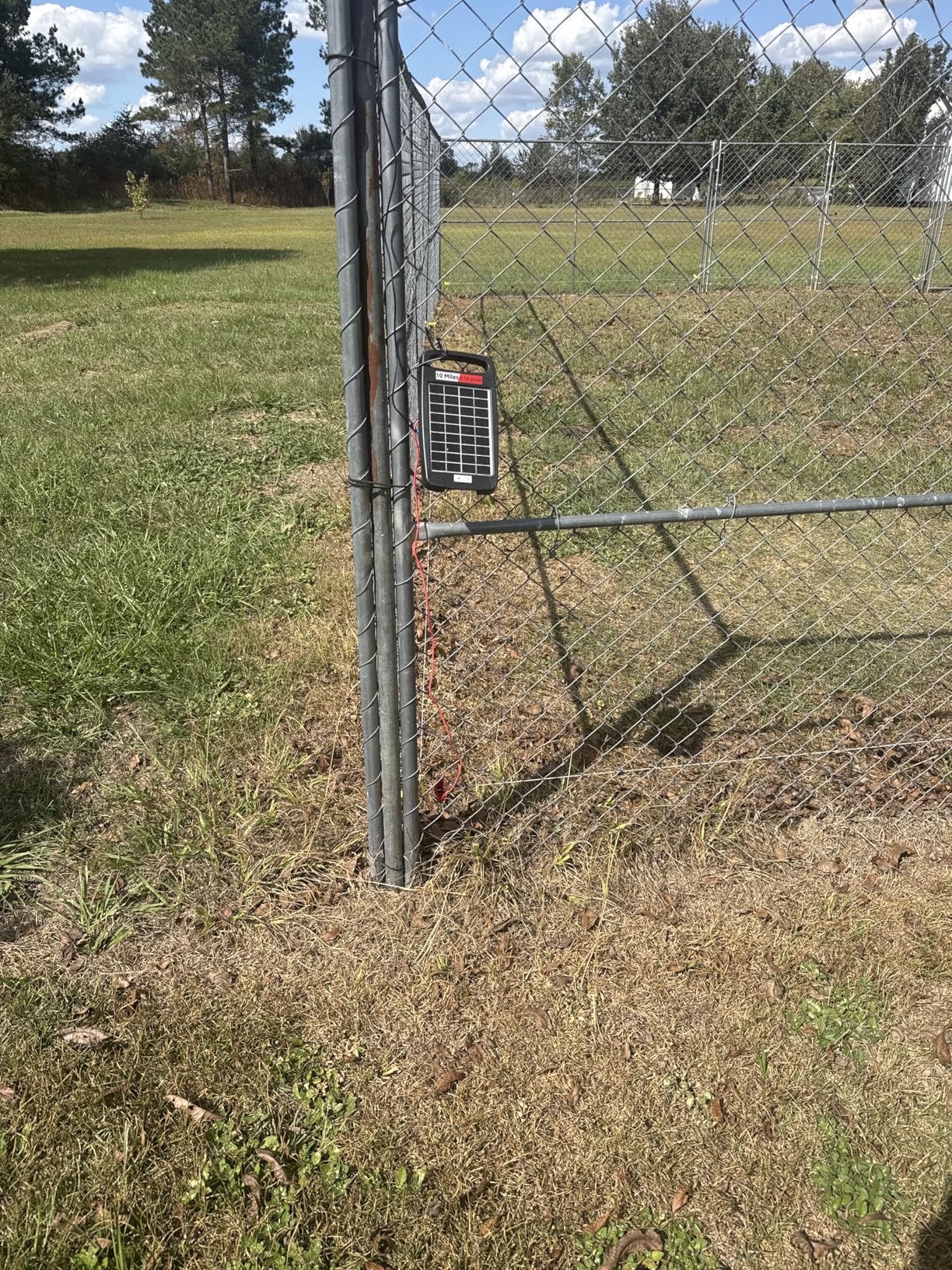 10 Miles Solar Powered Electric Fence Charger - 0.18J Output, 24/7 Day/Night Protection, Portable Fence Energizer for Dogs, Chickens, Garden, Livestock, Rechargeable Solar Panel, Rugged & Waterproof customer photo 2