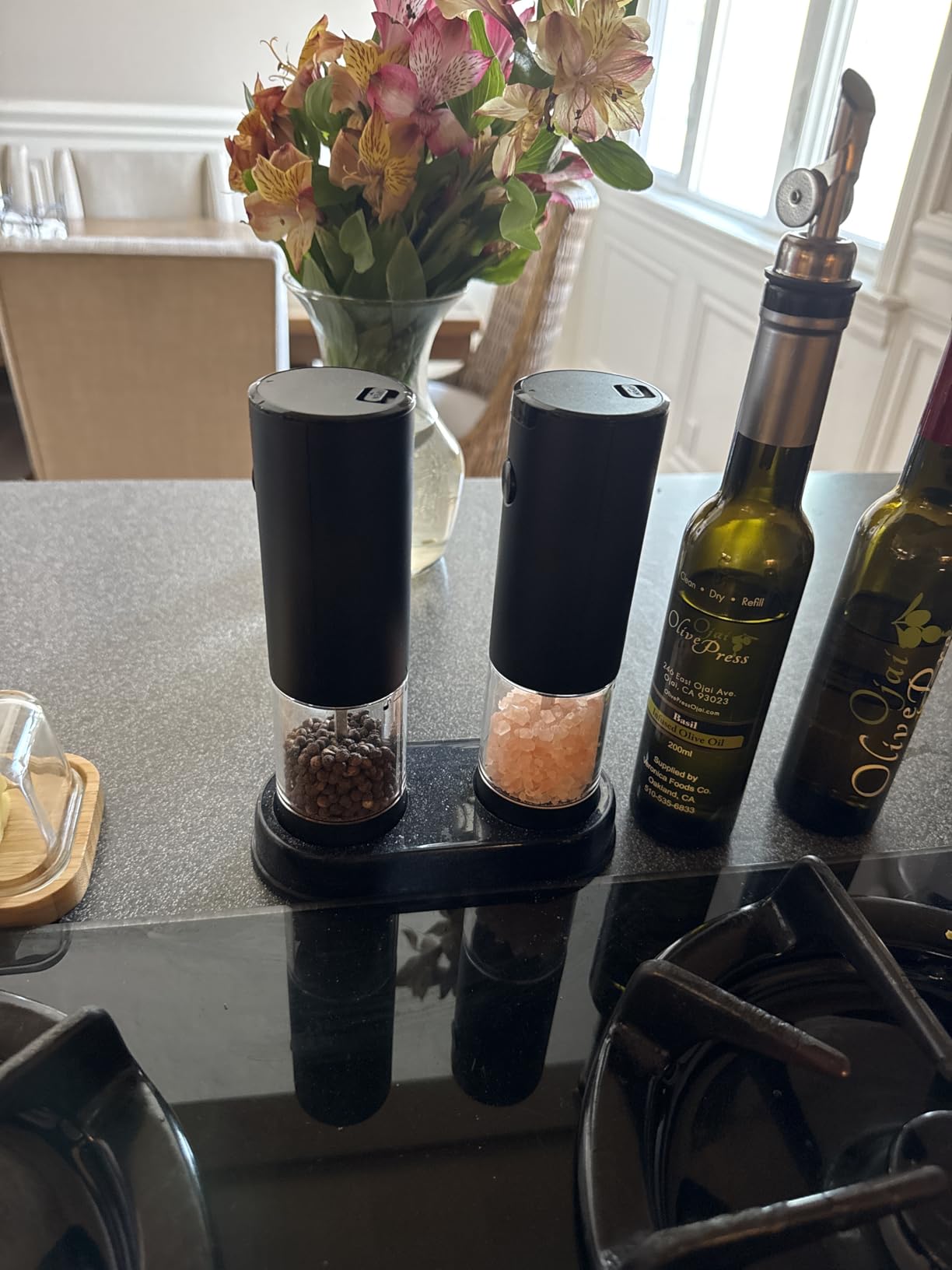 Electric Salt and Pepper Grinder Set Automatic Battery Pepper Mill Shakers Adjustable Coarseness Upgraded Larger Capacity with LED customer photo 2
