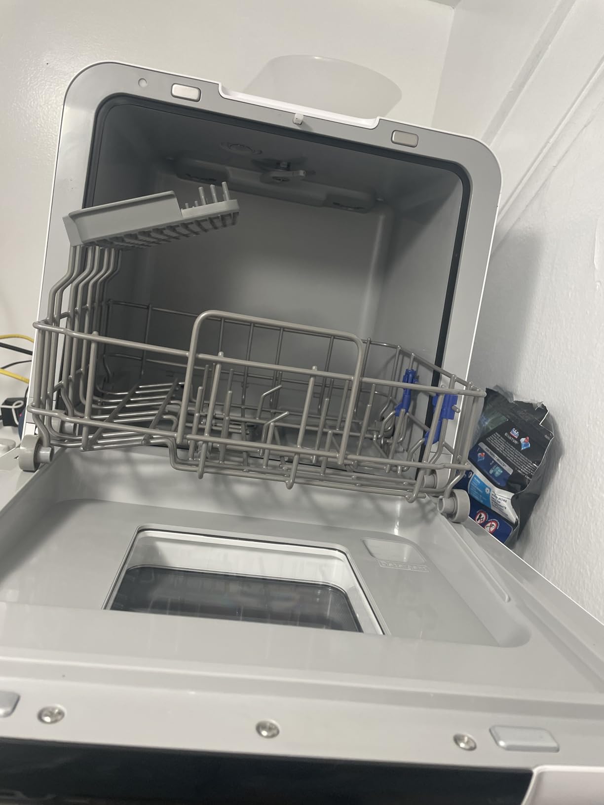 Midea MDC17P2DWW Countertop Dishwasher Portable with 6L(1.59G) Built-in Water Tank, 5+2 Programs, Auto Door Open, Dual Drying System, Energy-Saving and Odor Removal, for Apartments, Dorms& RVs, White customer photo 2