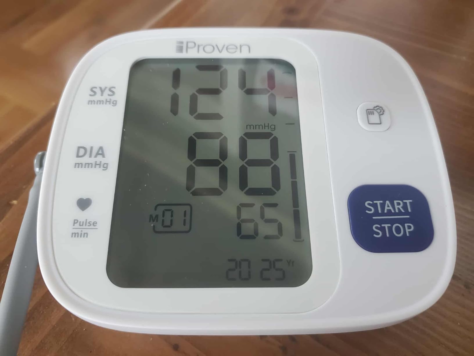 iProven Blood Pressure Monitor Bluetooth for Home Use - Upper Arm with App Integration, Easy-to-Use One-Touch Operation, and Large Display customer photo 2