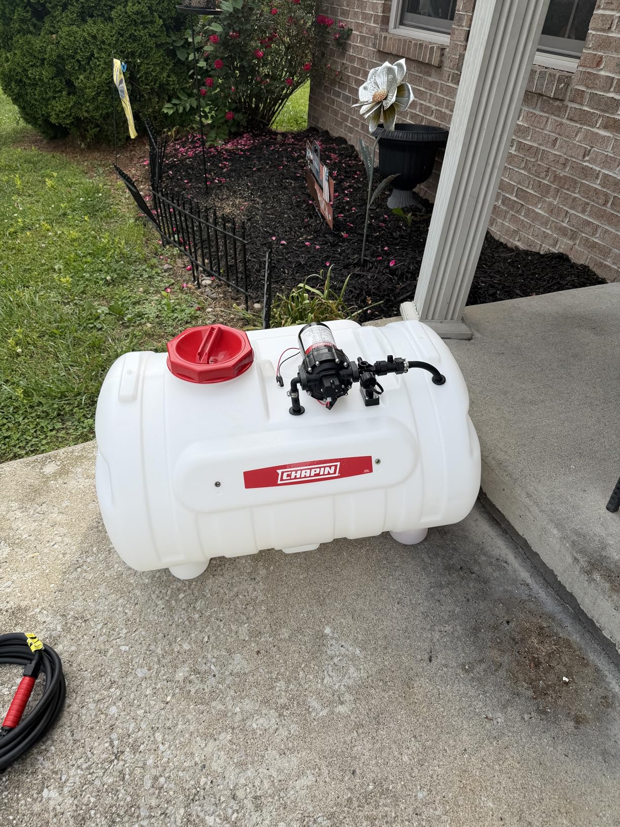Chapin 98004: 40-Gallon Tank 3-Point Hitch Sprayer, 3-Point Hitch Included, 5 GPM Diaphragm Pump, 7-Nozzle/10-feet Boom Sprayer, for Agriculture, Acreage, Farming, Landscaping customer photo 1