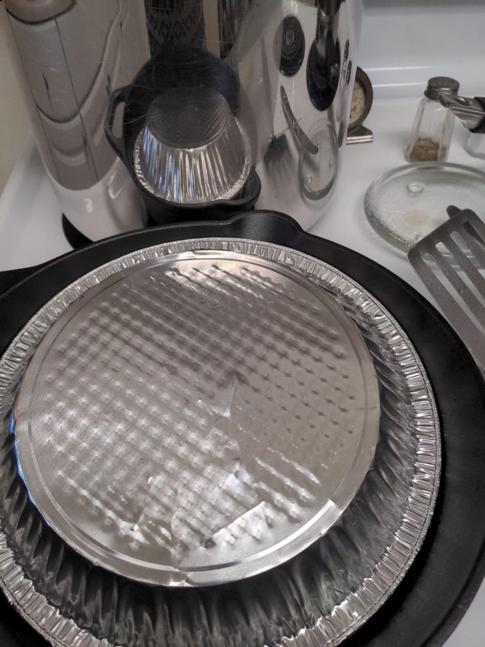 Victoria 12-Inch Cast Iron Skillet Set with Tempered Glass Lid, Large Handle Cover, and Pan Scraper customer photo 2