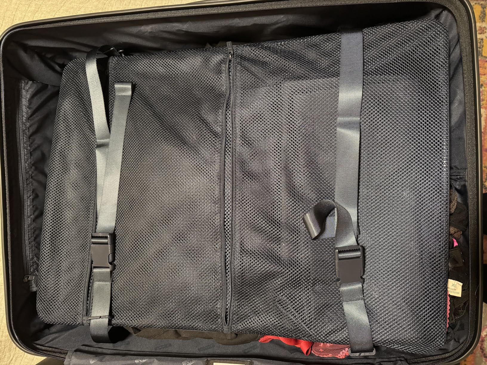 Away Large Checked Luggage - 29-Inch Lightweight Hardside Suitcase with Four WhisperGlide 360 Spinner Wheels, Interior Compression System, TSA-Accepted Lock - Cloud Gray customer photo 2