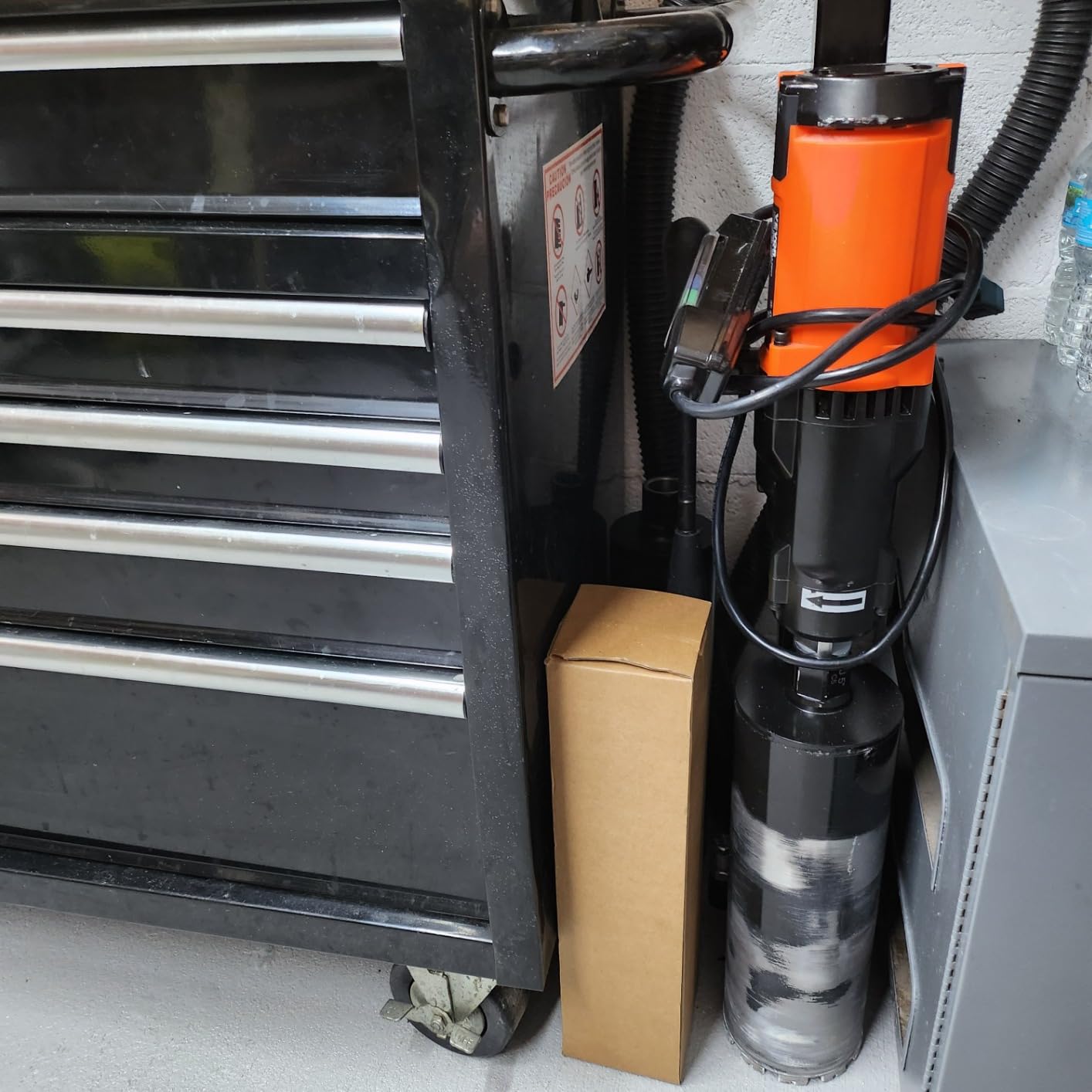 VEVOR Diamond Core Drilling Machine, 0.8-6.3in Drilling Diameter Handheld Core Drill Rig with Carrying Case, 2000W Rugged Concrete Core Drill, For Concrete Brick Block Stone, 0-1800RPM Stepless Speed customer photo 2