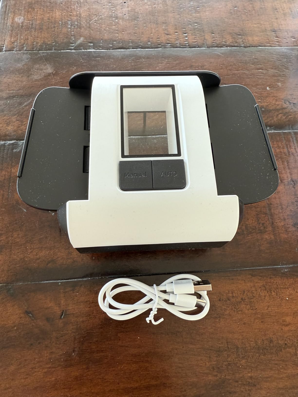 ADZERD Automatic Card Shuffler for 1-2 Decks with Dual Auto/Manual Modes, USB-C Rechargeable, Quiet Operation, Compatible with UNO, Poker, Mahjong, Bridge, Rummy, Skip-Bo, Phase 10 & More - White customer photo 2