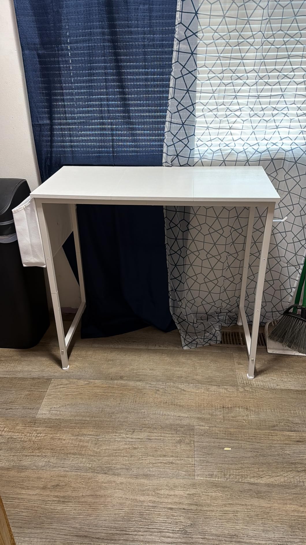 Lufeiya Small White Desk for Small Spaces, 32 Inch Kids Girls Study Writing Desks for Bedroom, Simple Modern Laptop PC Little Side Table with Storage Bag Headphone Hook, White customer photo 2